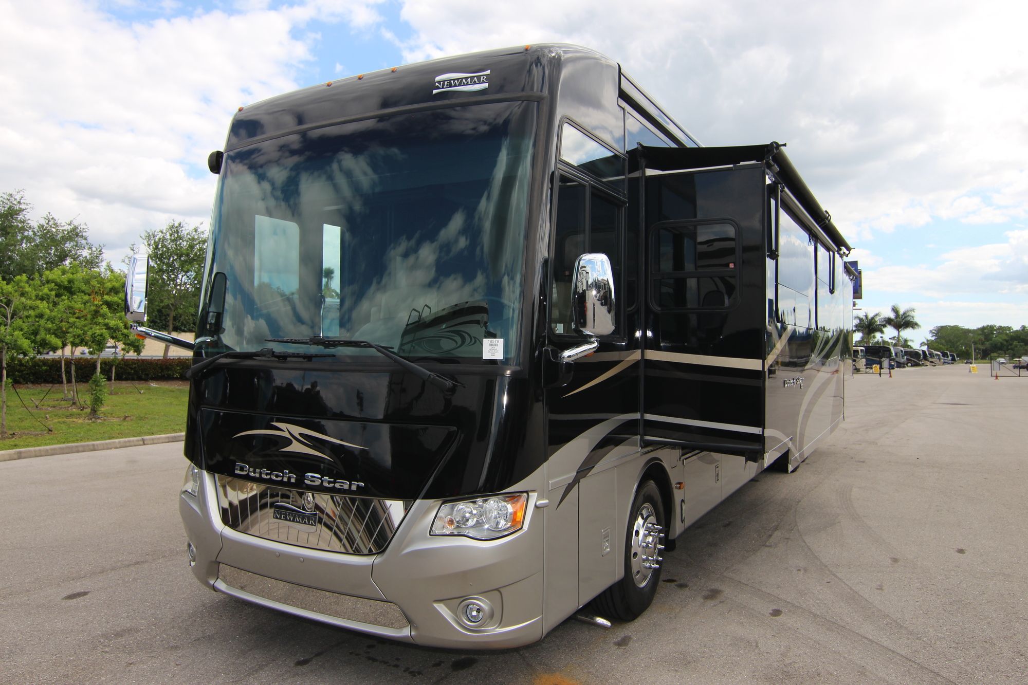 Used 2015 Newmar Dutch Star 4360 Class A  For Sale