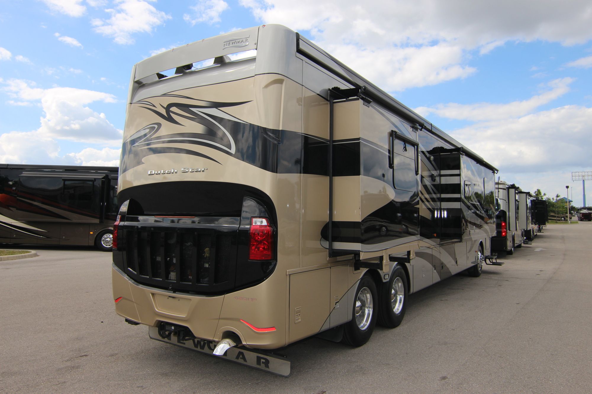 Used 2015 Newmar Dutch Star 4360 Class A  For Sale