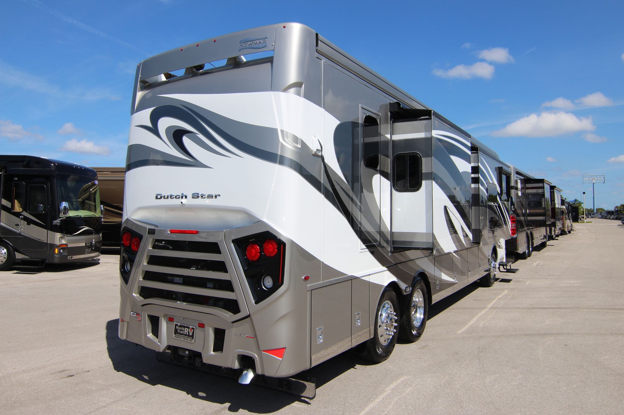 New 2019 Newmar Dutch Star 4018 Class A  For Sale