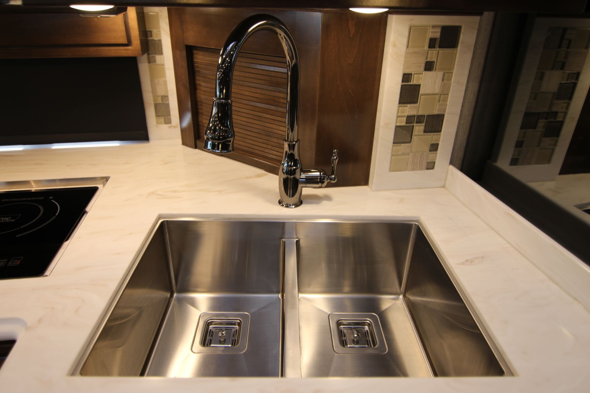 New 2019 Newmar Dutch Star 4018 Class A  For Sale