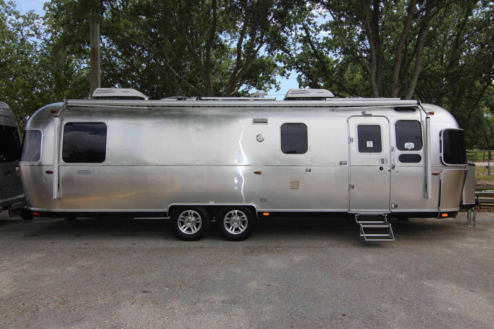 New 2019 Airstream Classic 30RB Travel Trailer  For Sale