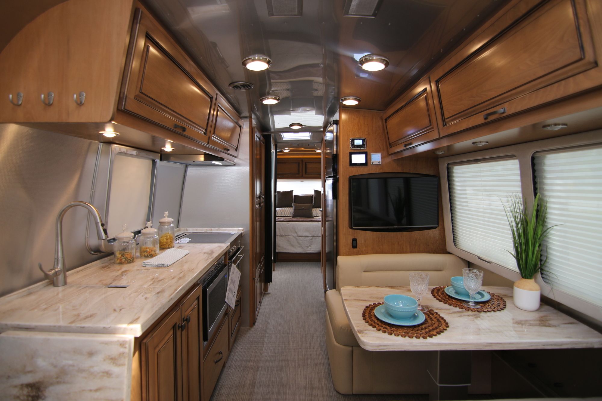 New 2019 Airstream Classic 30RB Travel Trailer  For Sale