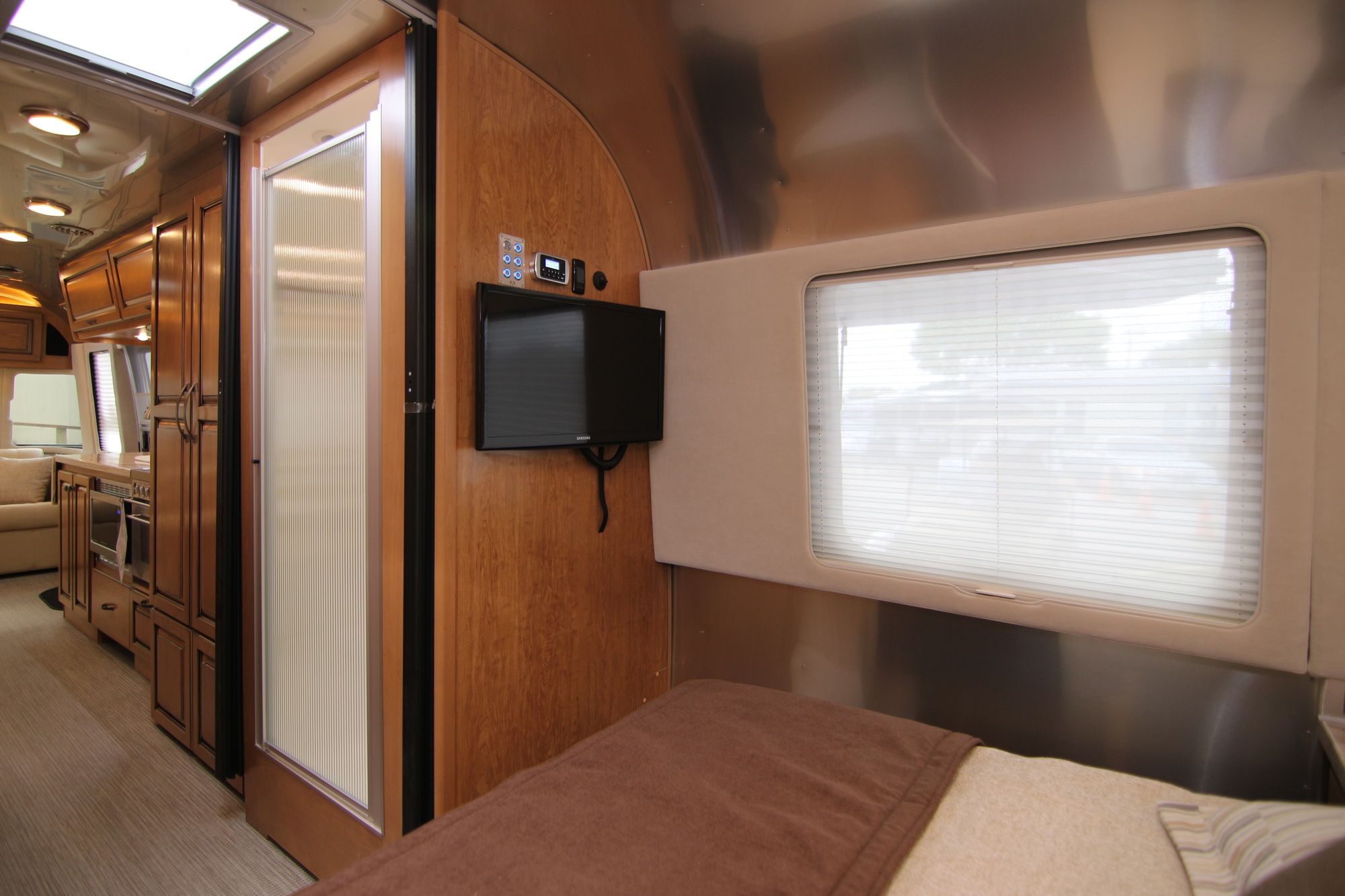 New 2019 Airstream Classic 30RB Travel Trailer  For Sale