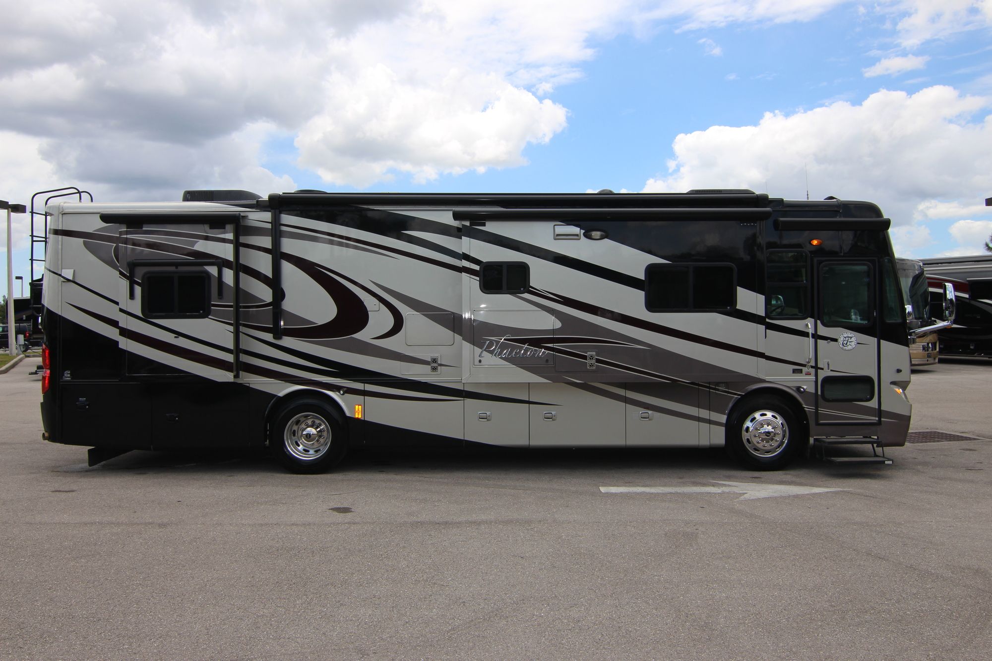 Used 2011 Tiffin Motor Homes Phaeton 36QSH Class A  For Sale