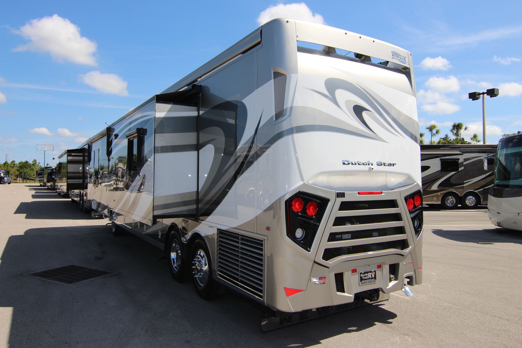 New 2019 Newmar Dutch Star 4018 Class A  For Sale