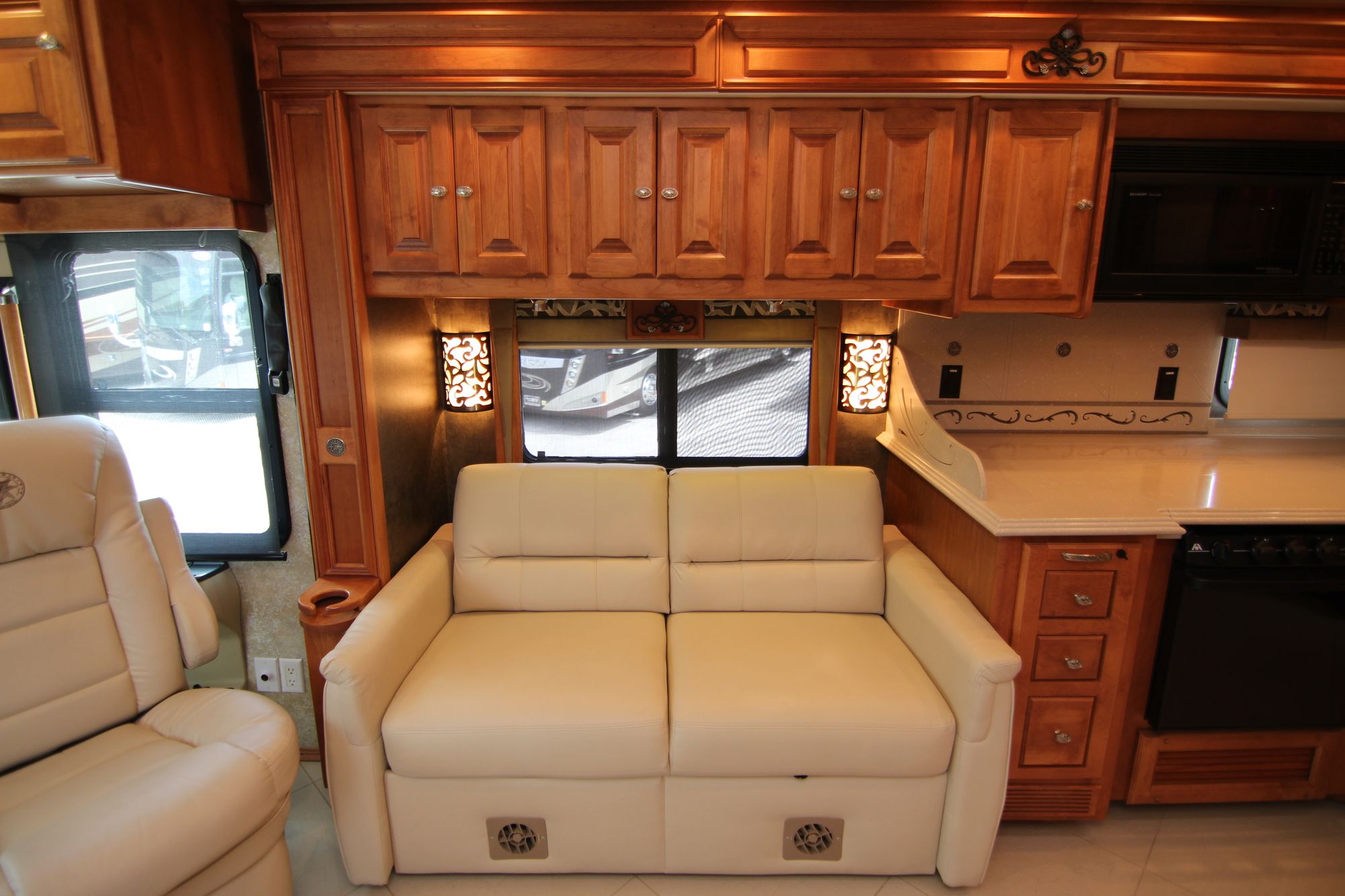 Used 2011 Tiffin Motor Homes Phaeton 36QSH Class A  For Sale