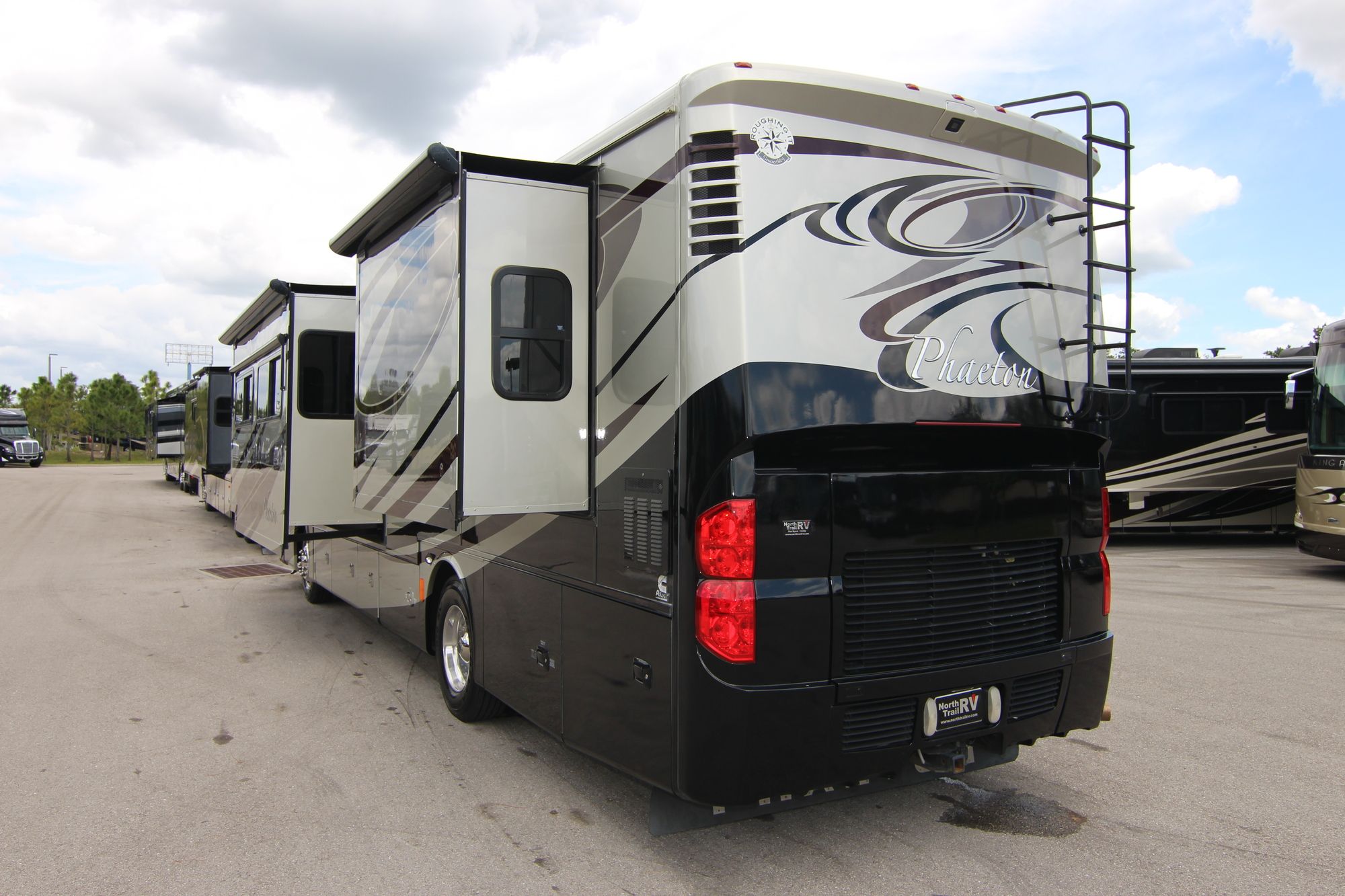 Used 2011 Tiffin Motor Homes Phaeton 36QSH Class A  For Sale