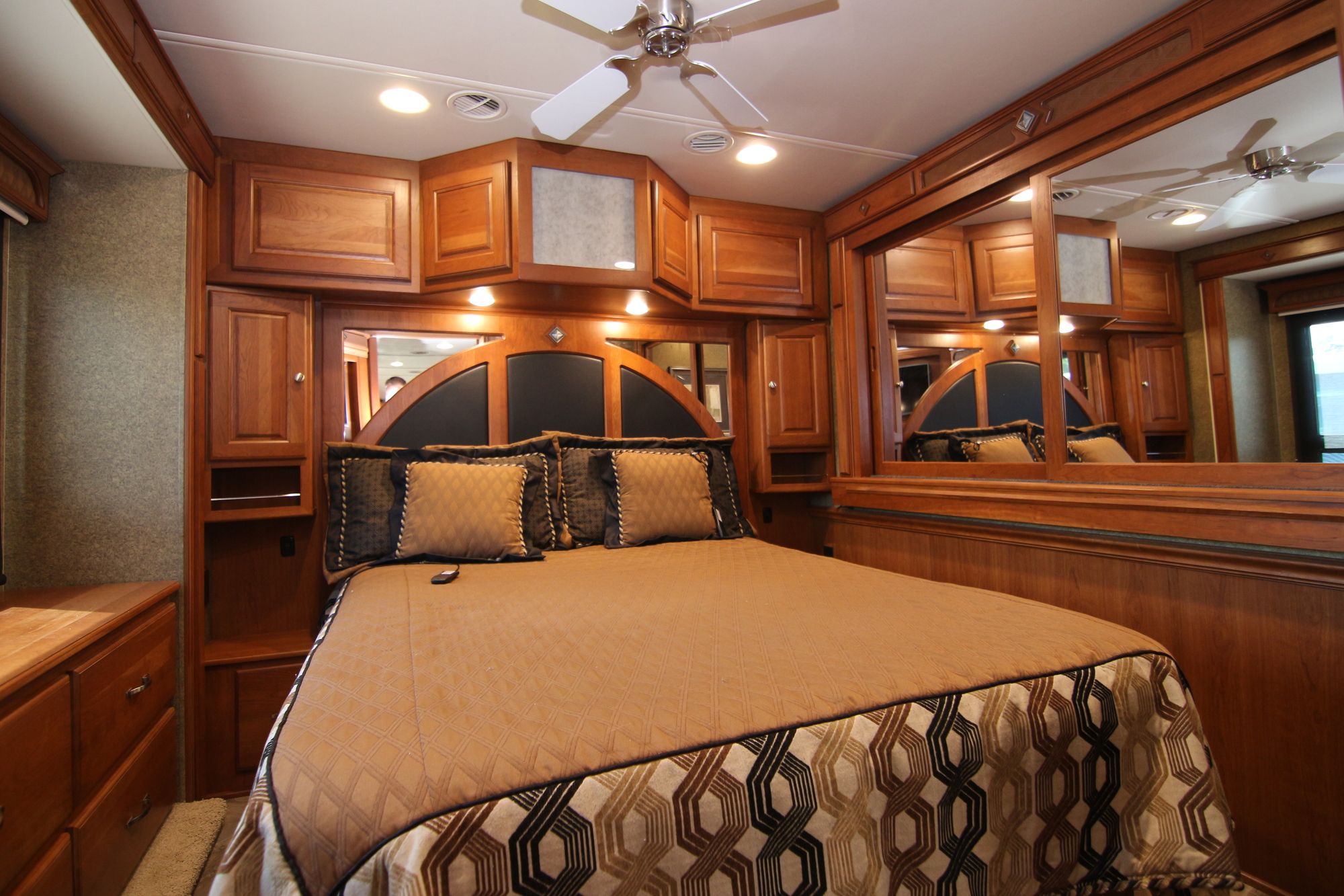 Used 2015 Itasca Meridian 36M Class A  For Sale