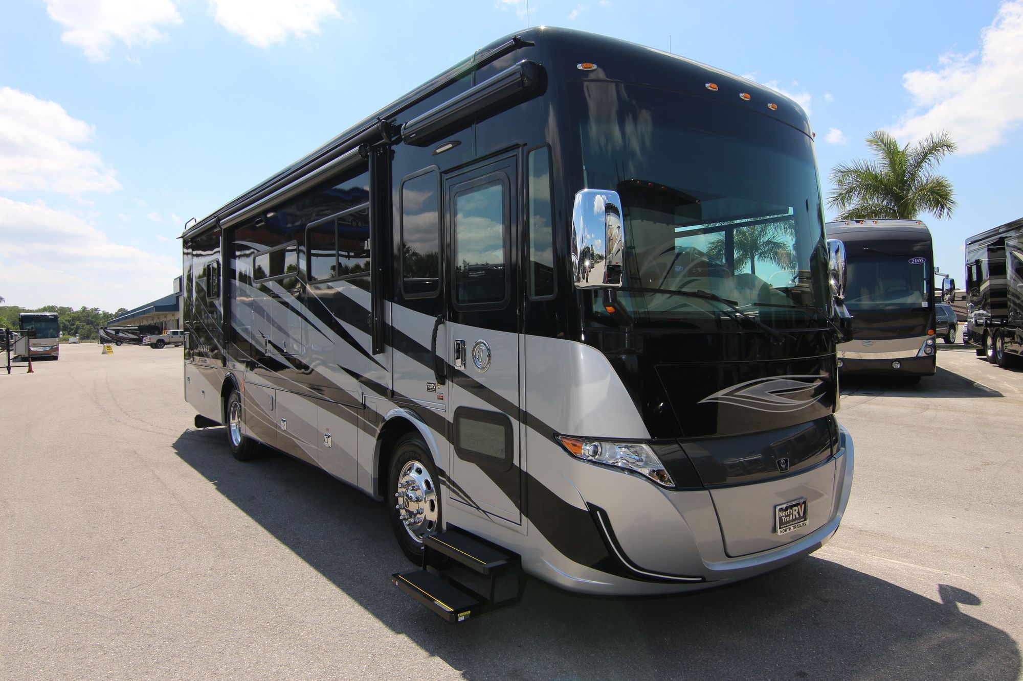 Used 2019 Tiffin Motor Homes Allegro Red 33AA Class A  For Sale