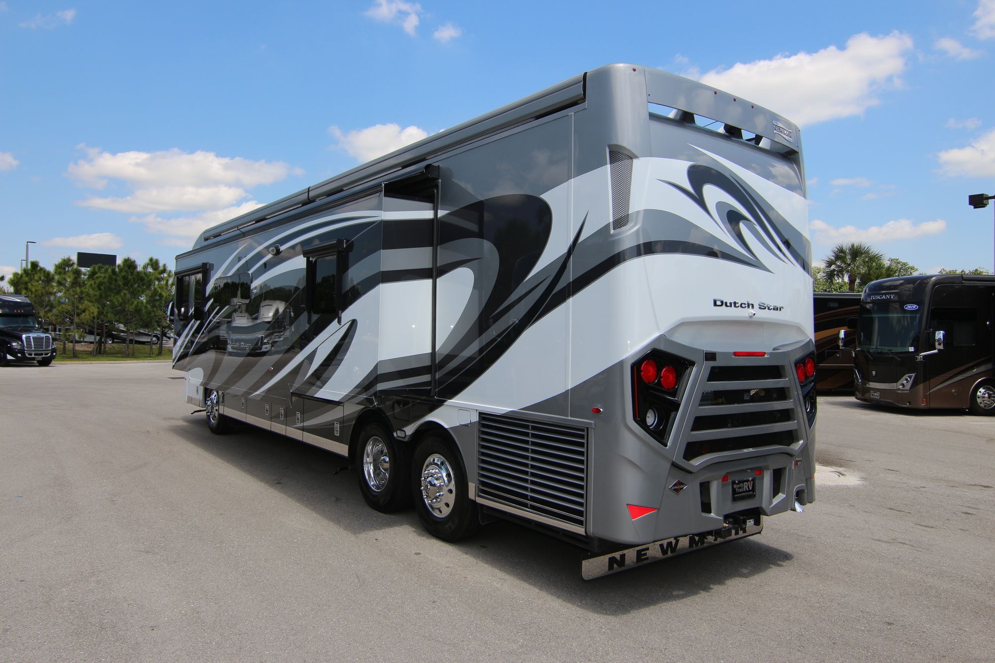 New 2019 Newmar Dutch Star 4002 Class A  For Sale