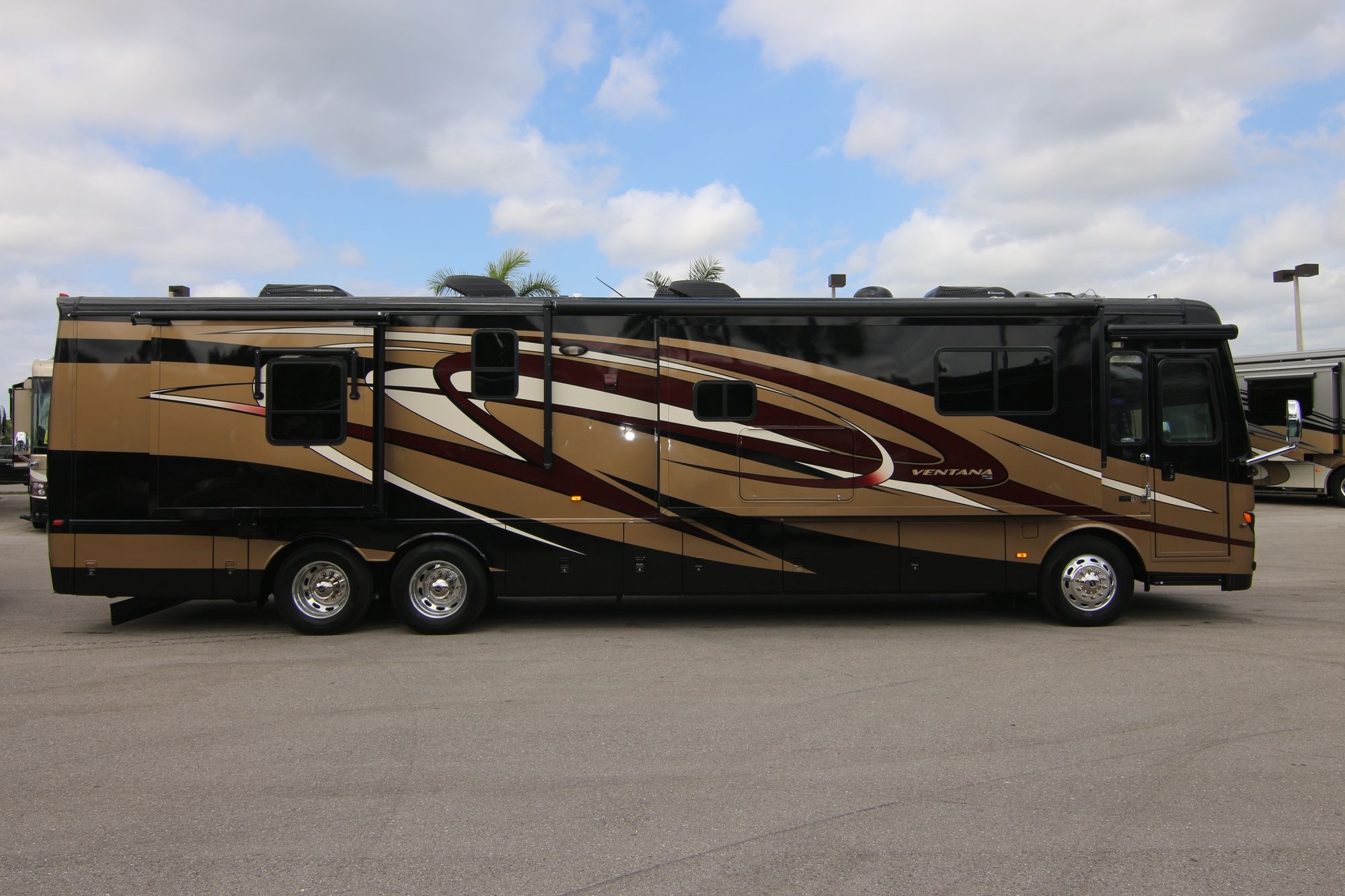 Used 2013 Newmar Ventana 4324 Class A  For Sale