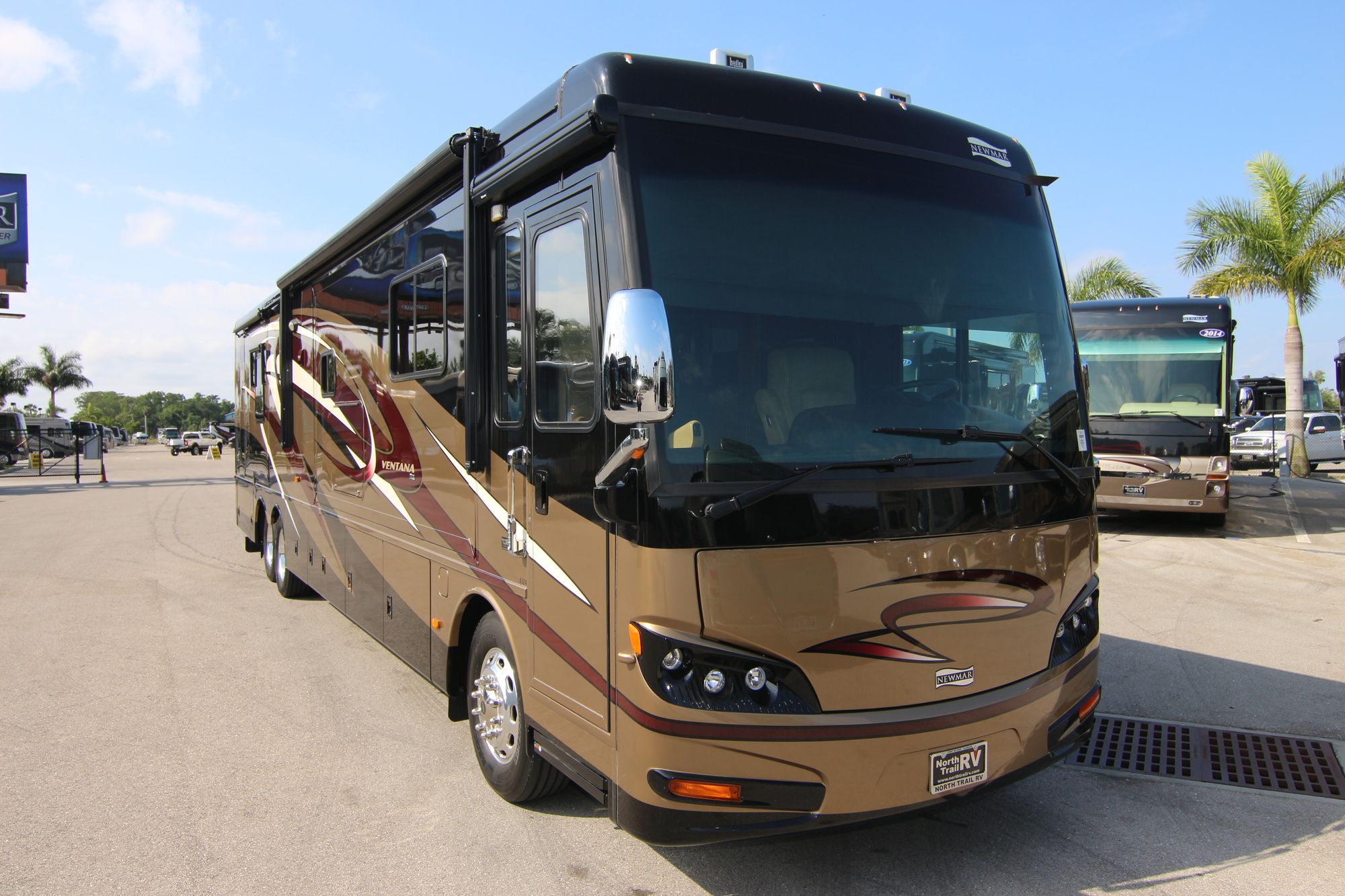 Used 2013 Newmar Ventana 4324 Class A  For Sale