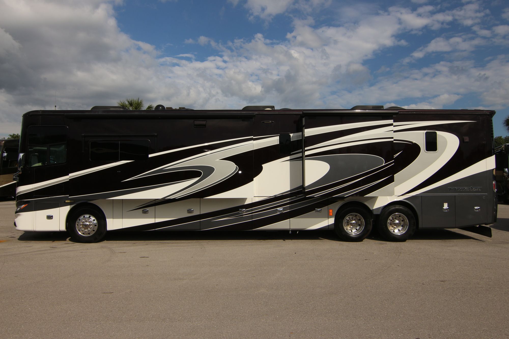 Used 2016 Tiffin Motor Homes Phaeton 44OH Class A  For Sale