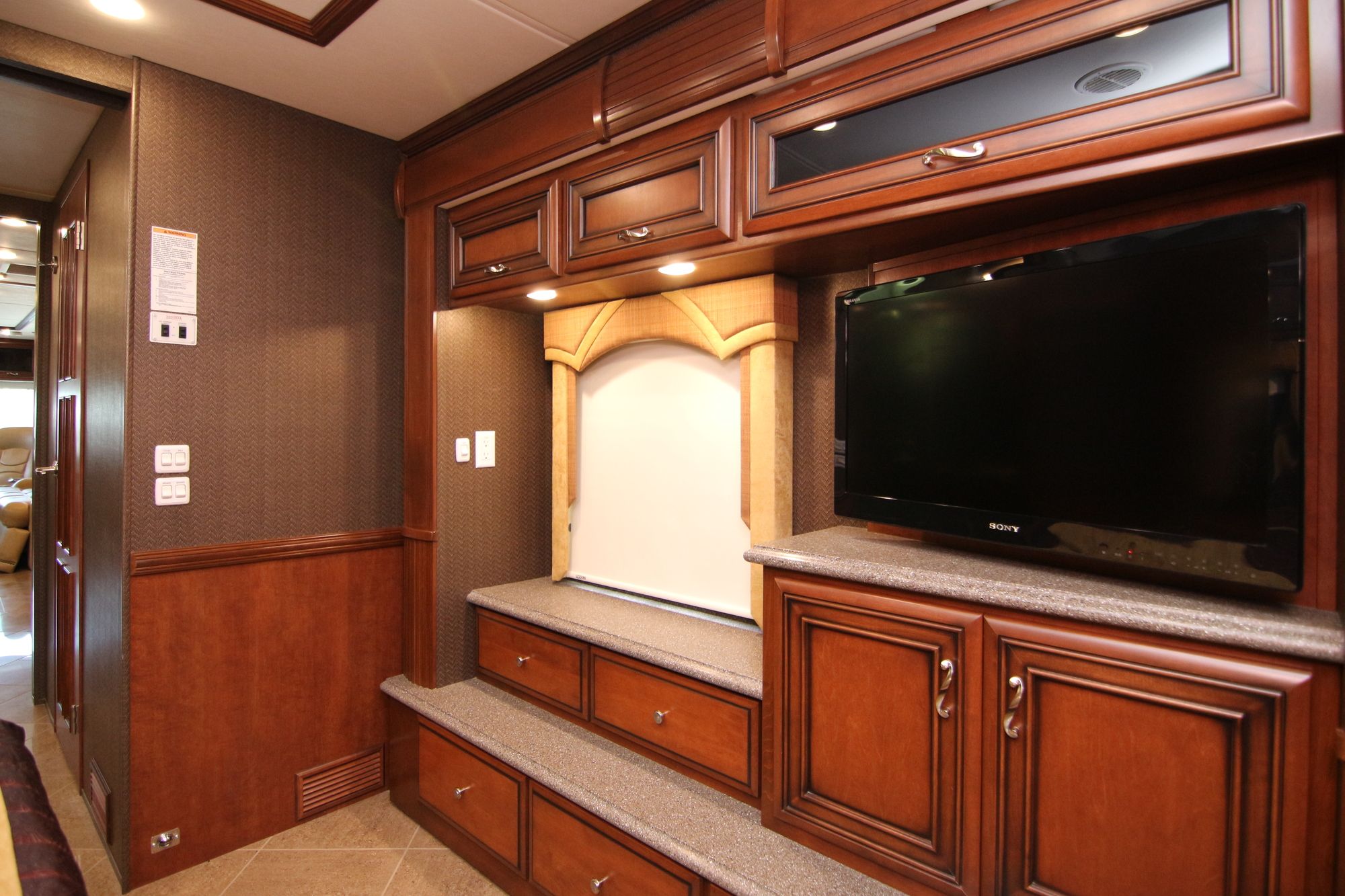 Used 2013 Newmar Ventana 4324 Class A  For Sale