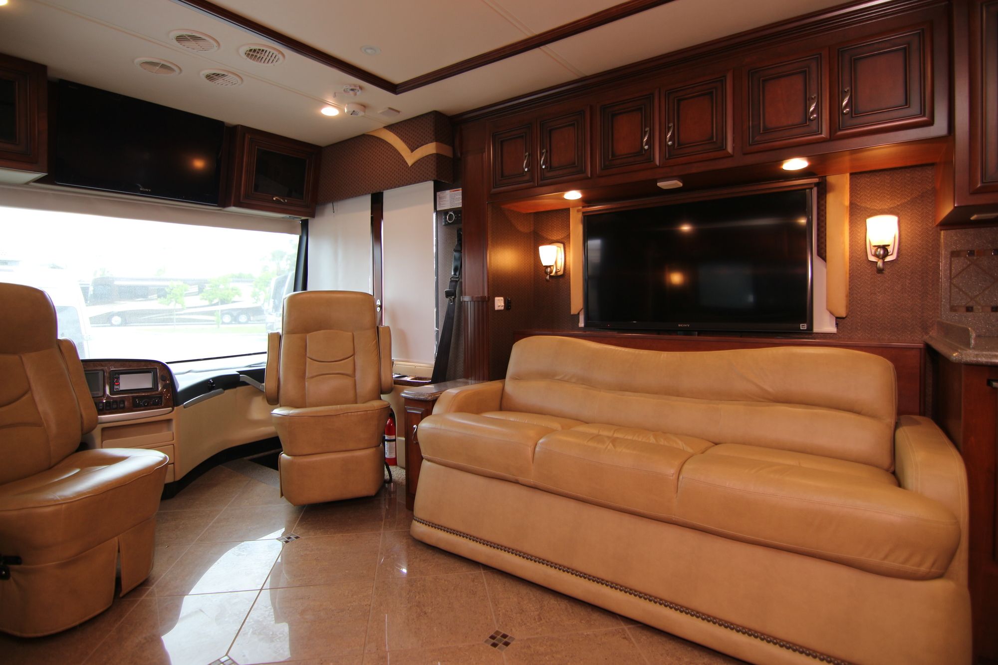 Used 2013 Newmar Ventana 4324 Class A  For Sale