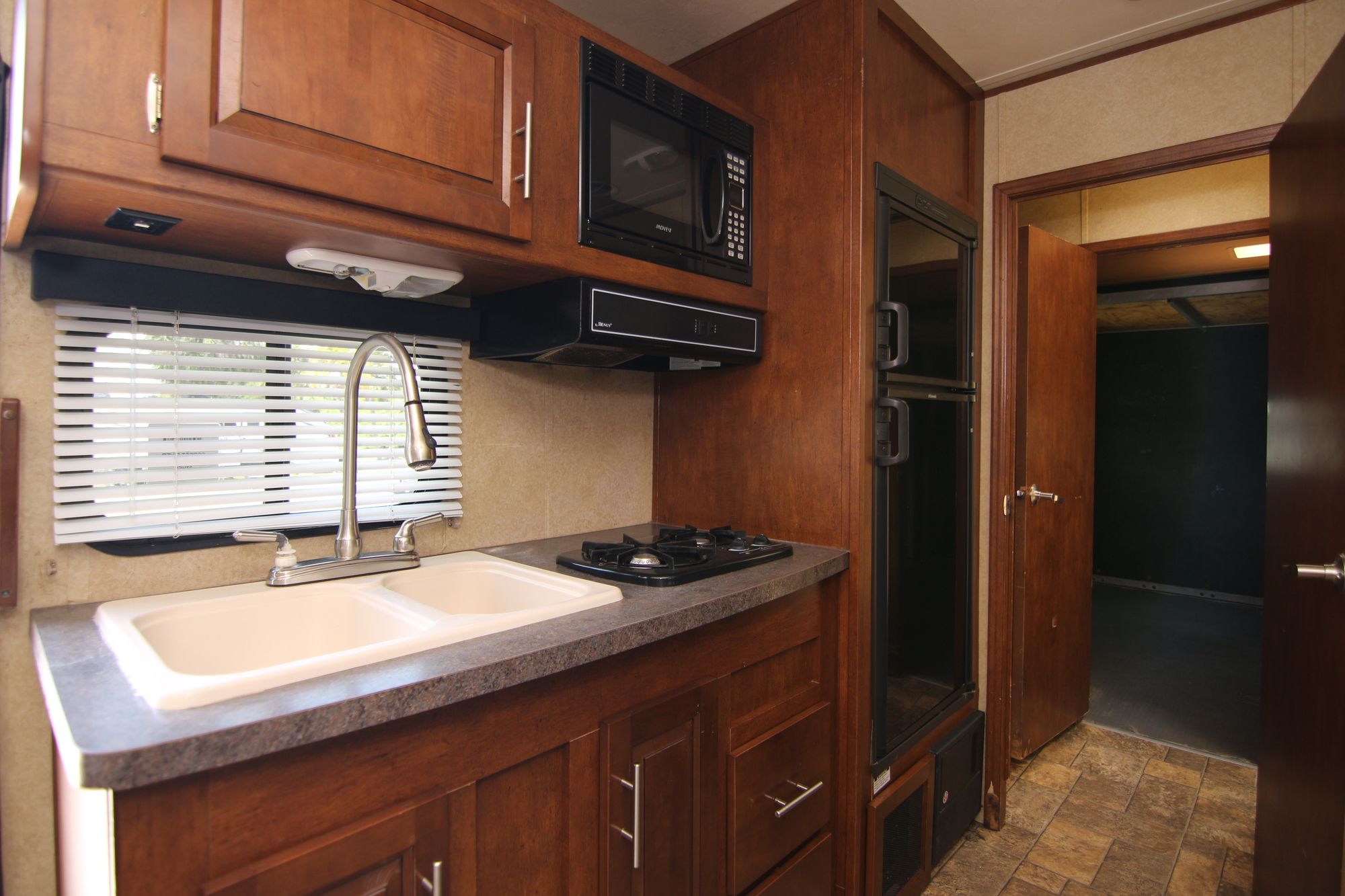 Used 2013 Forest River Hyperlightxlr 27HFS Travel Trailer  For Sale