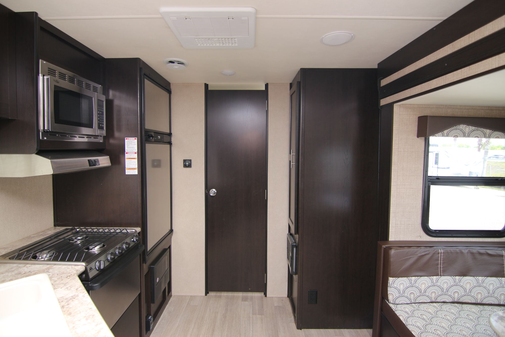 Used 2016 Dutchmen Kodiak 223RBSL Travel Trailer  For Sale