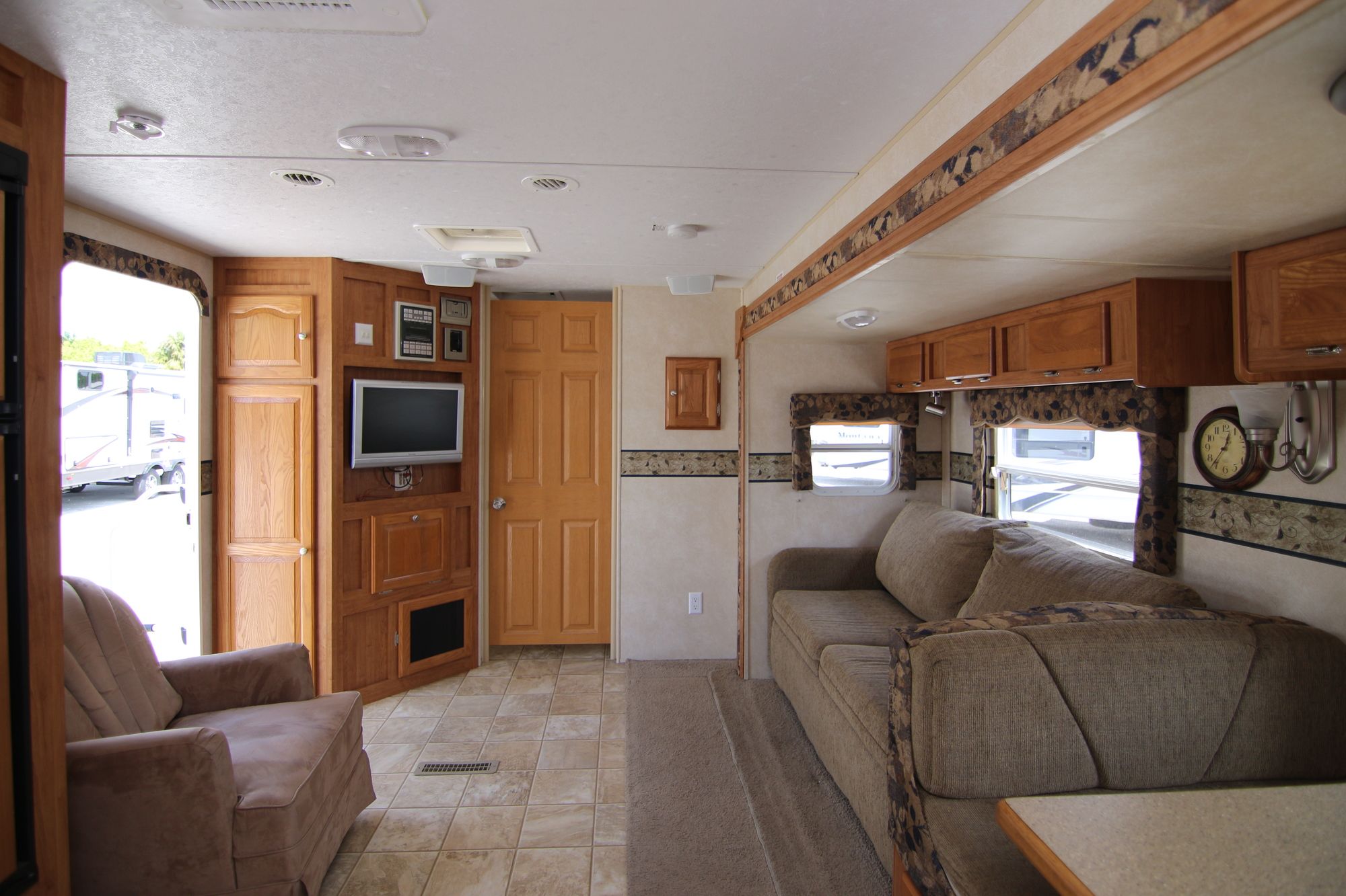 Used 2009 Forest River Flagstaff 831FKSS Travel Trailer  For Sale