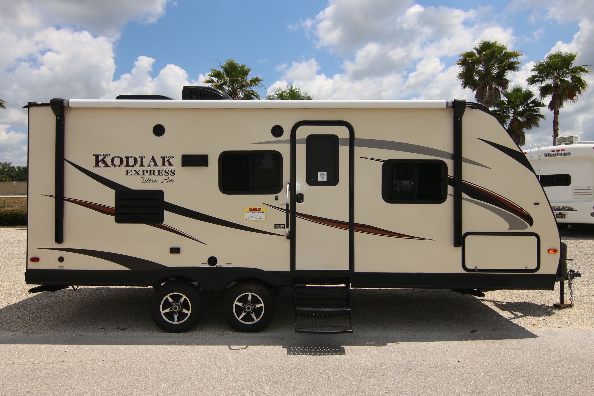 Used 2016 Dutchmen Kodiak 223RBSL Travel Trailer  For Sale