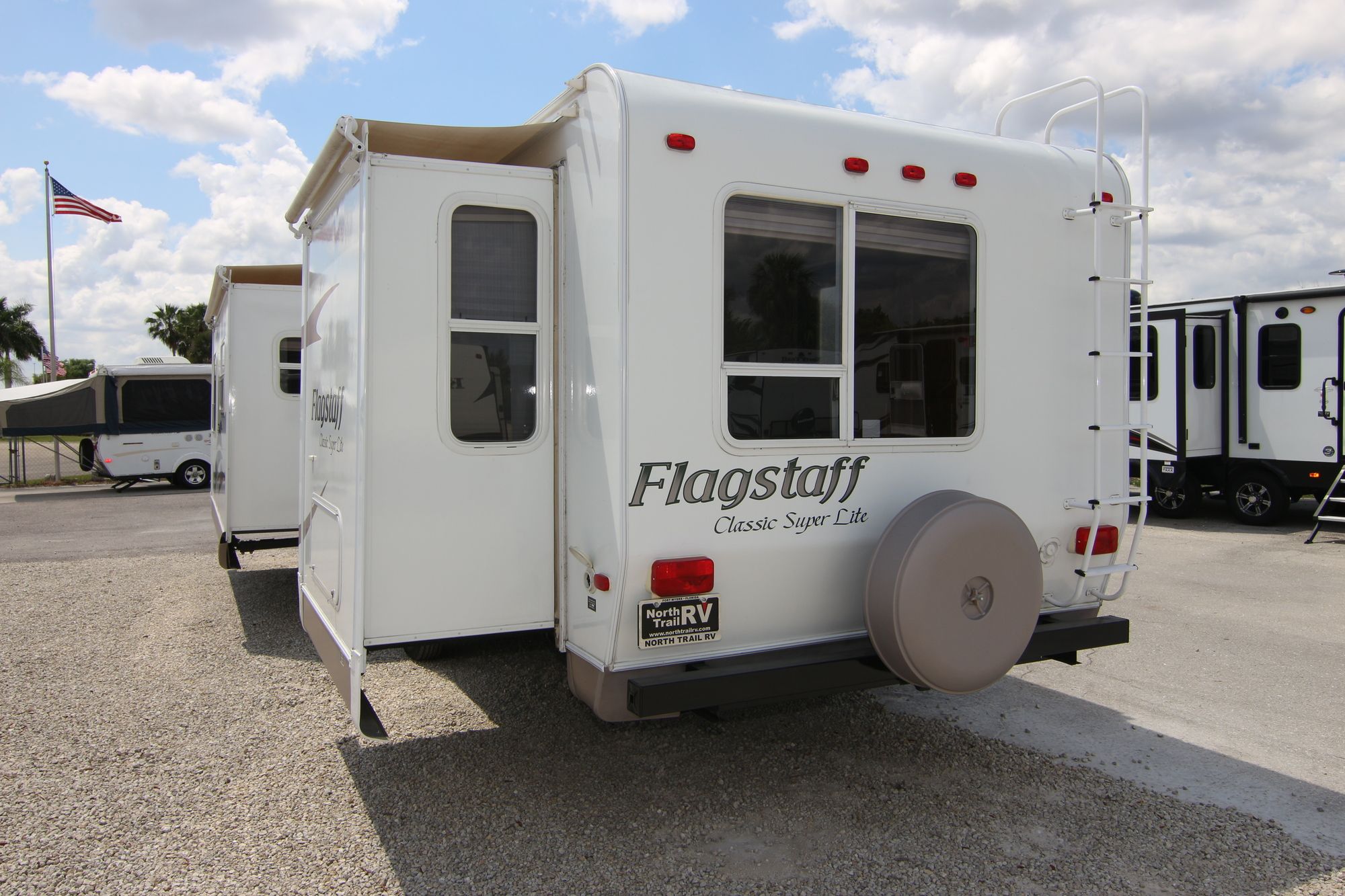 Used 2009 Forest River Flagstaff 831FKSS Travel Trailer  For Sale