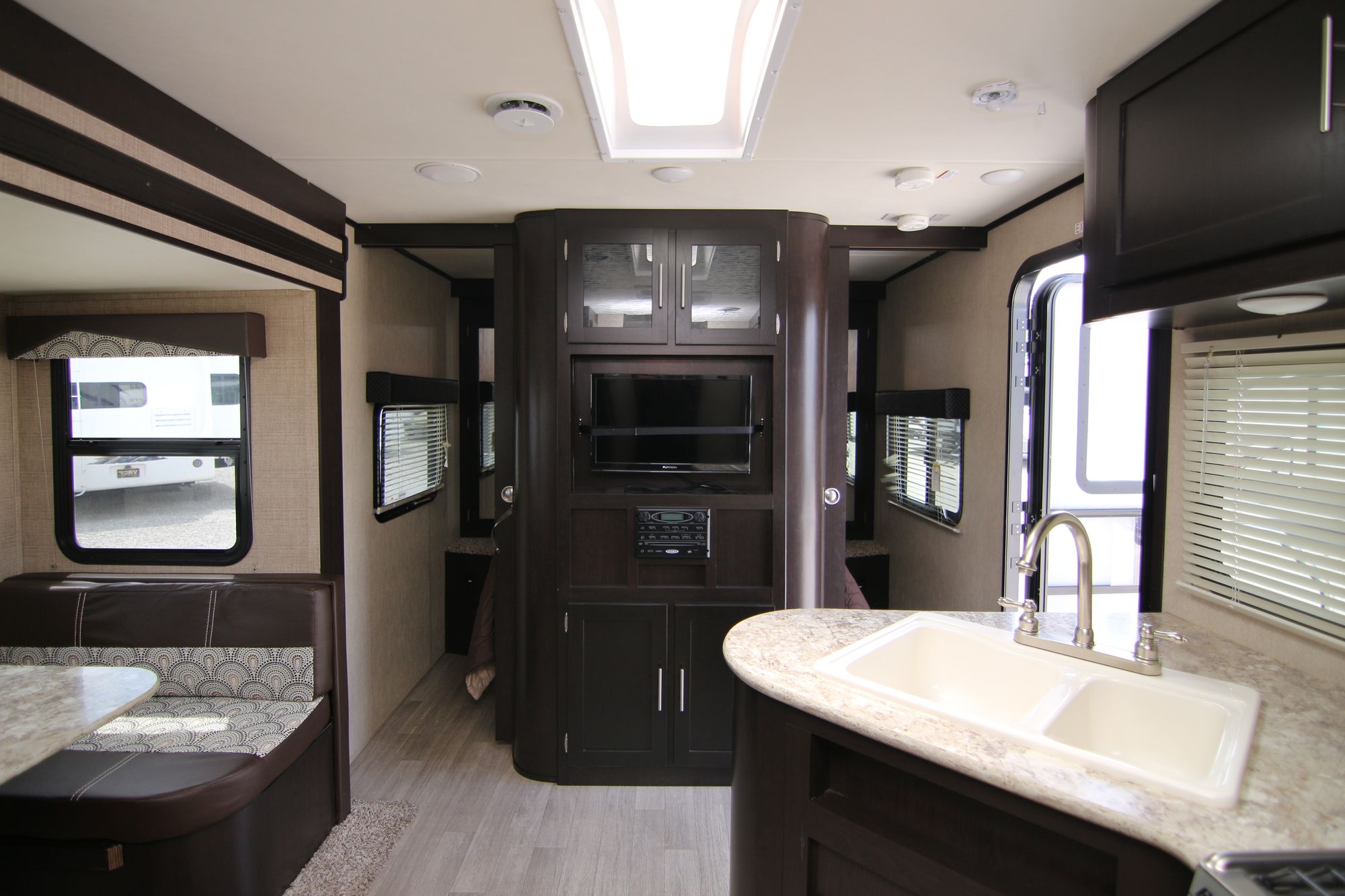 Used 2016 Dutchmen Kodiak 223RBSL Travel Trailer  For Sale