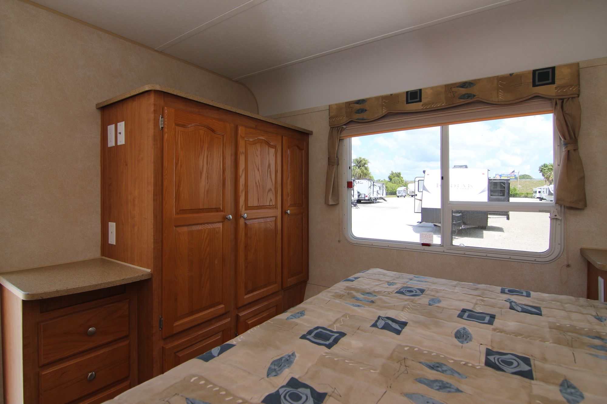 Used 2009 Forest River Flagstaff 831FKSS Travel Trailer  For Sale