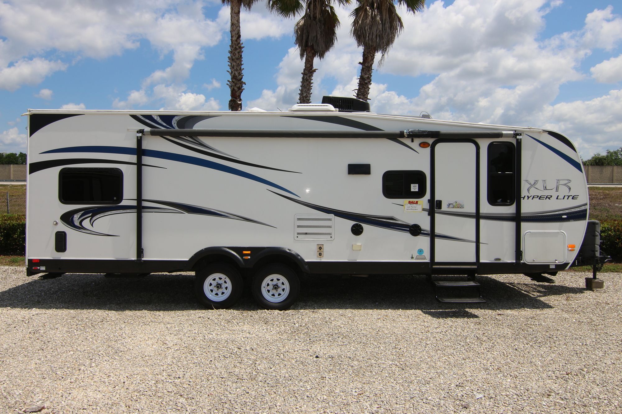 Used 2013 Forest River Hyperlightxlr 27HFS Travel Trailer  For Sale