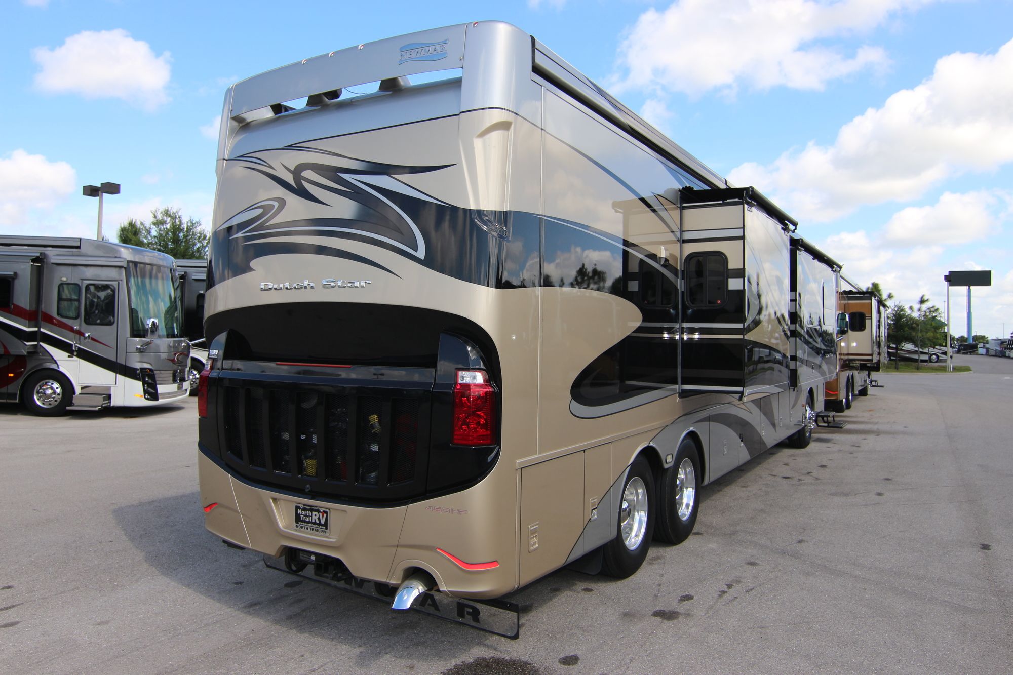 Used 2015 Newmar Dutch Star 4369 Class A  For Sale