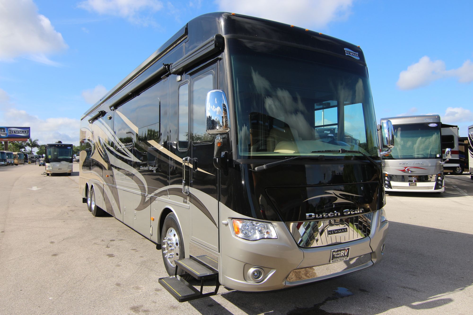 Used 2015 Newmar Dutch Star 4369 Class A  For Sale