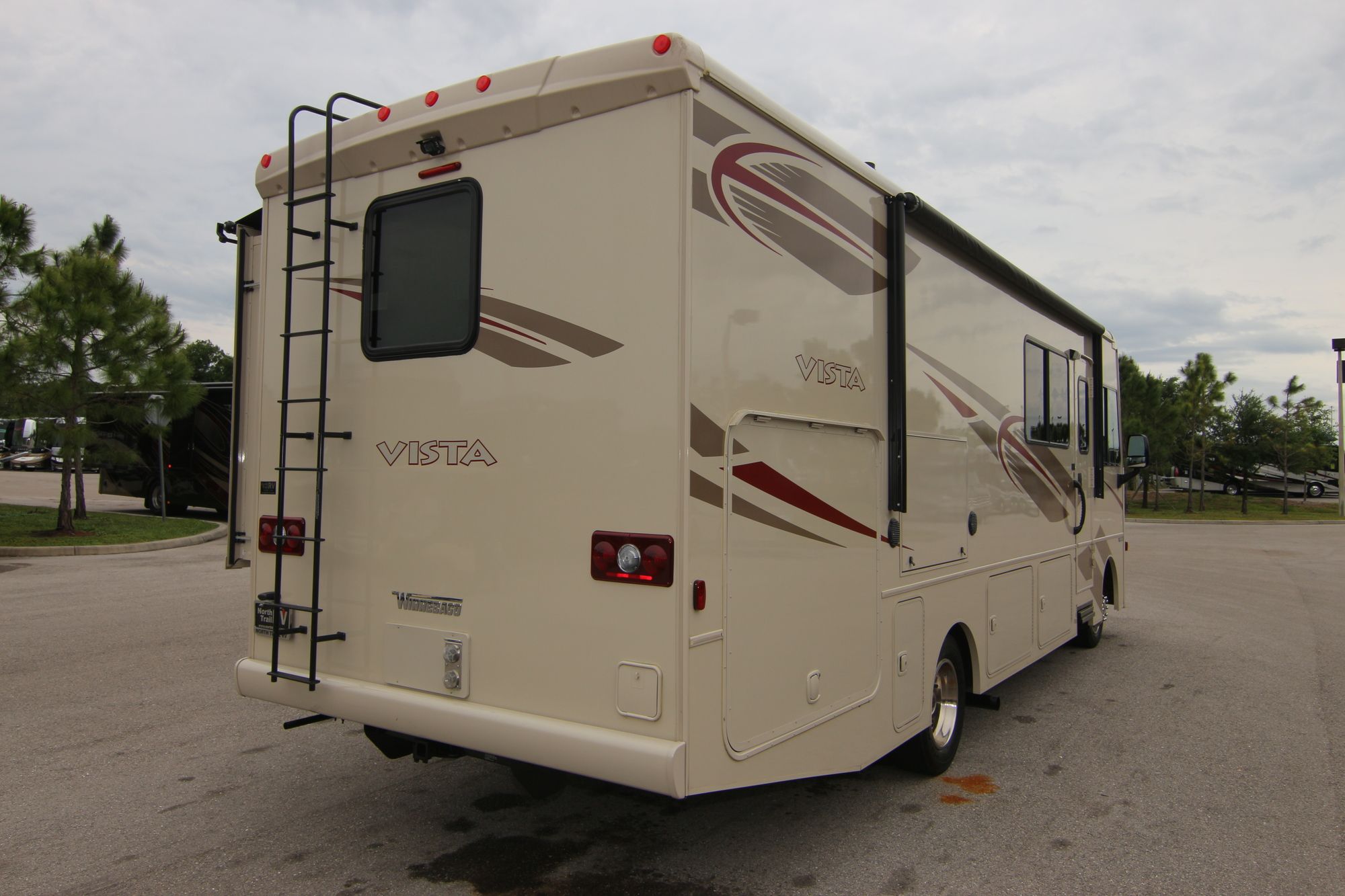 Used 2018 Winnebago Vista 29V Class A  For Sale