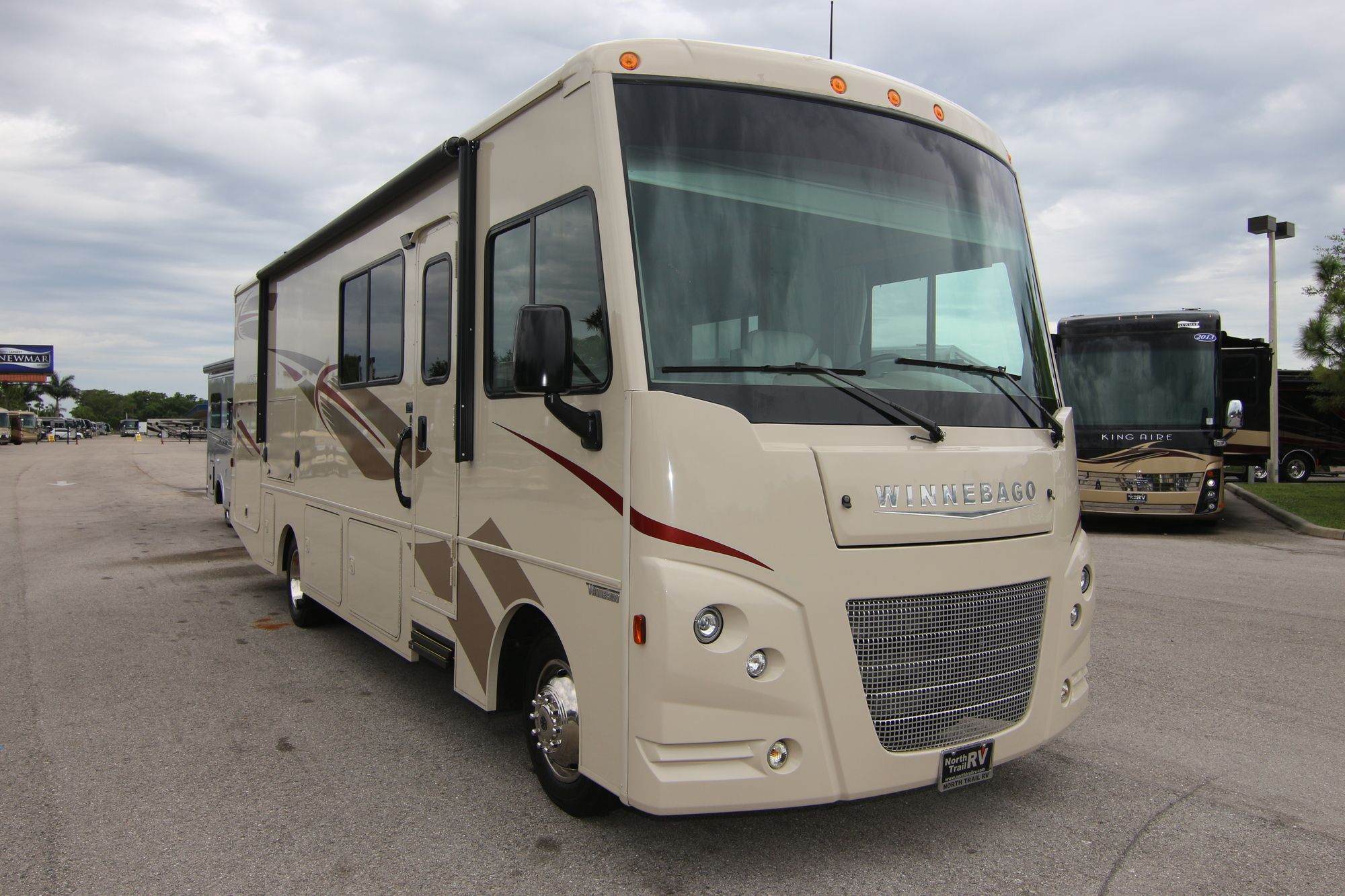 Used 2018 Winnebago Vista 29V Class A  For Sale