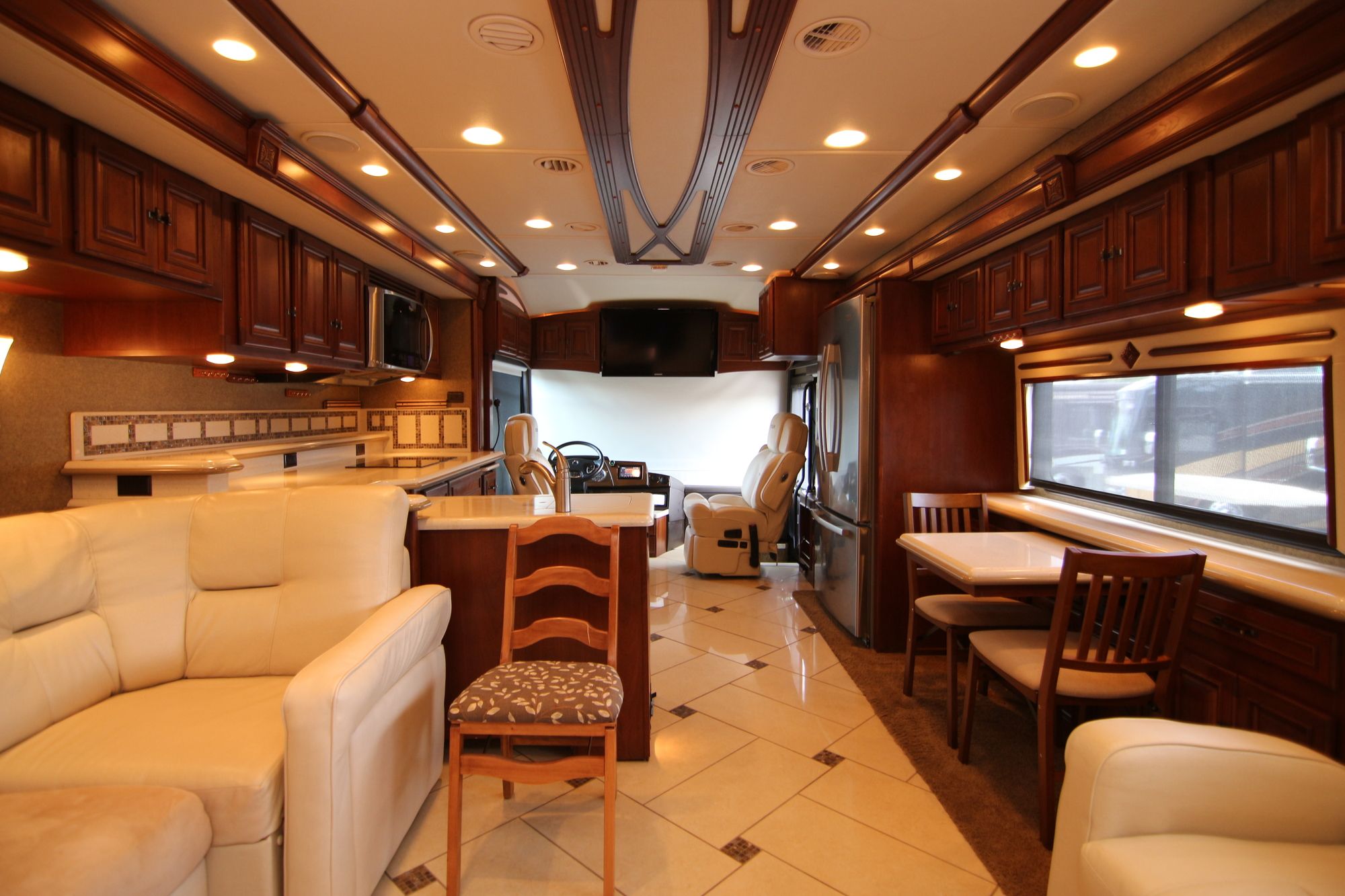 2014 Winnebago Tour 42GD 18585