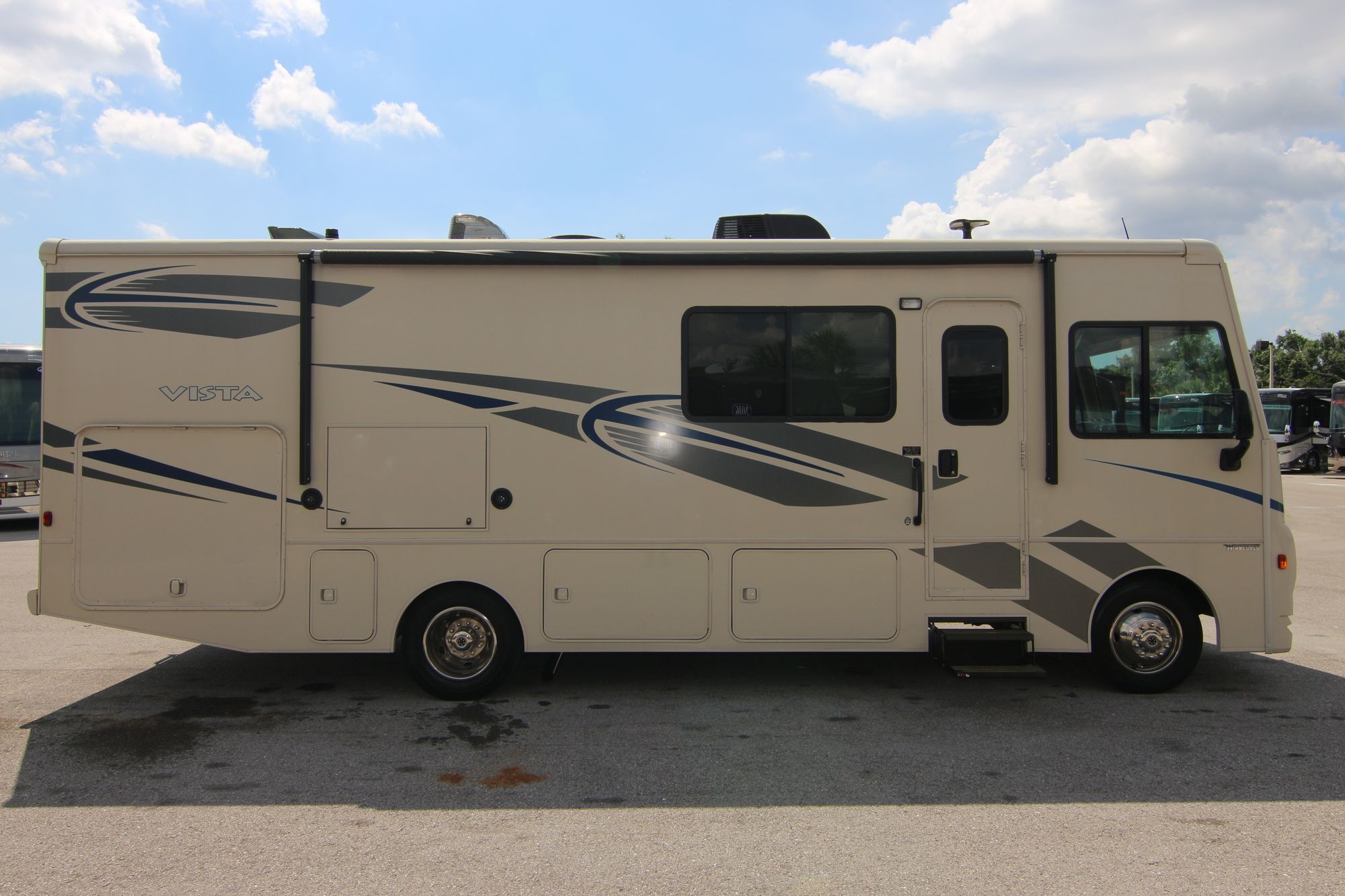 Used 2018 Winnebago Vista 29V Class A  For Sale