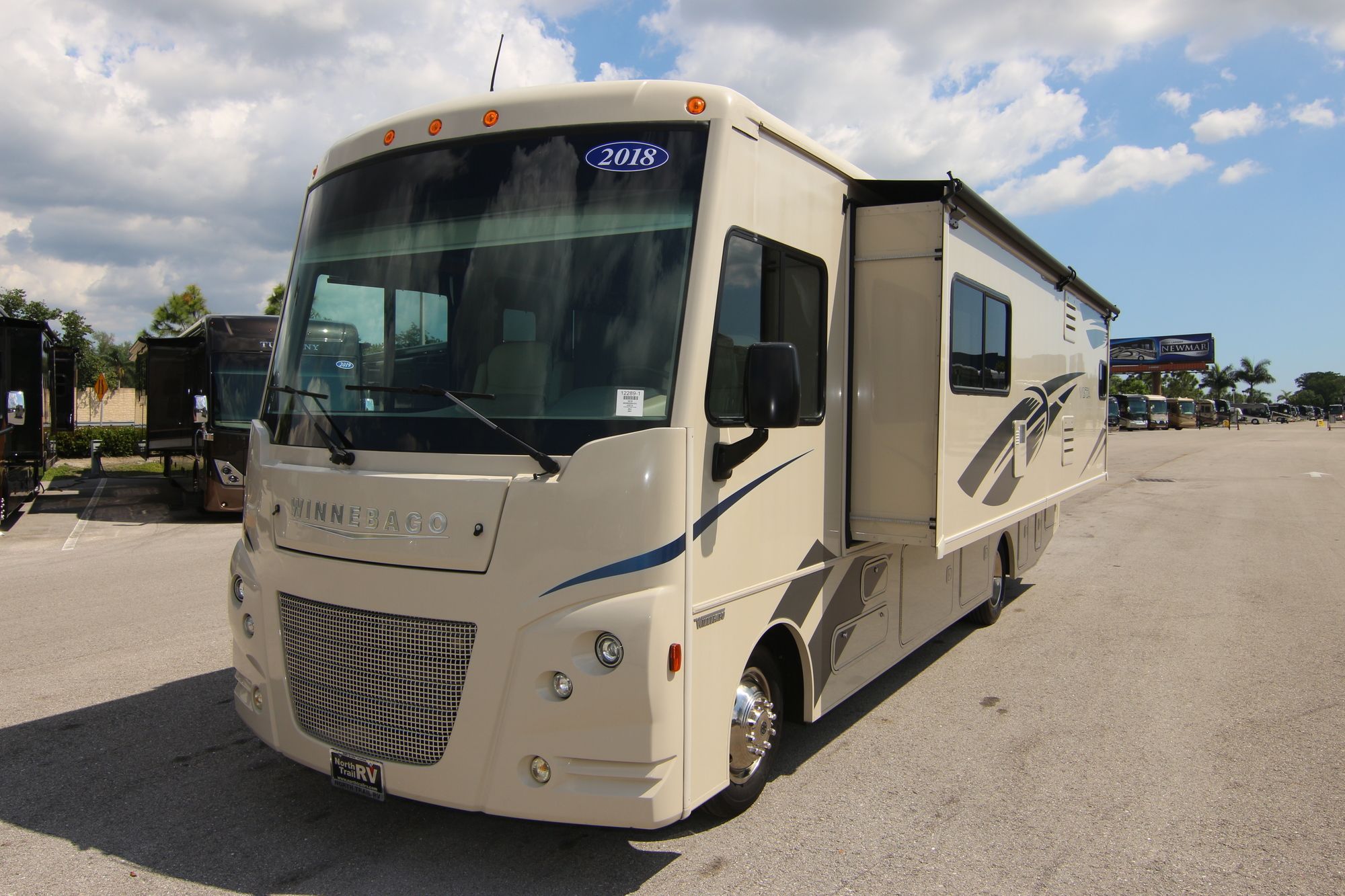 Used 2018 Winnebago Vista 29V Class A  For Sale