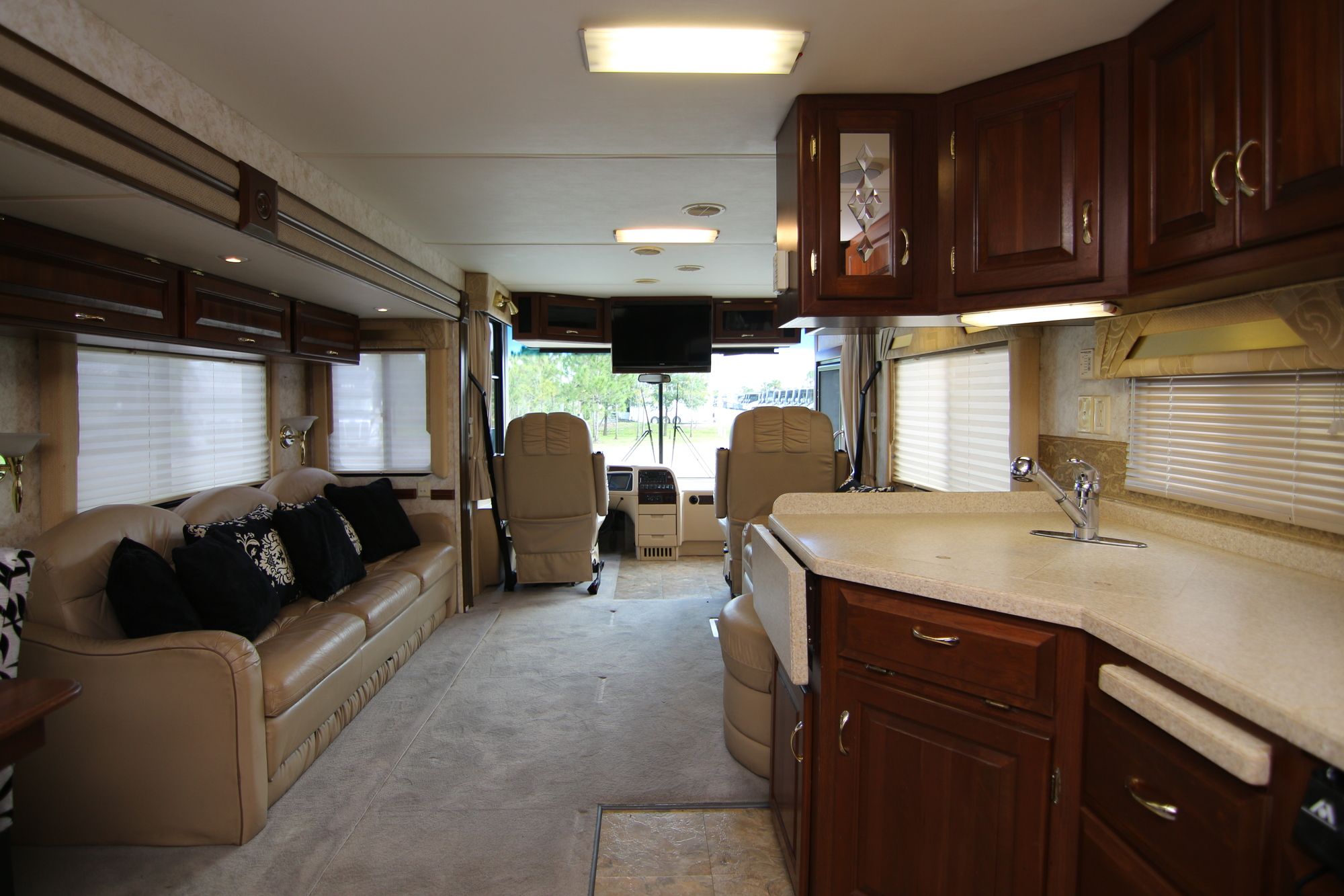 Used 2004 Newmar Dutch Star 4015 Class A  For Sale