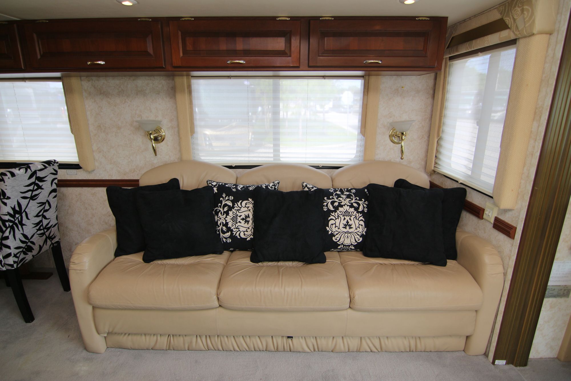 Used 2004 Newmar Dutch Star 4015 Class A  For Sale