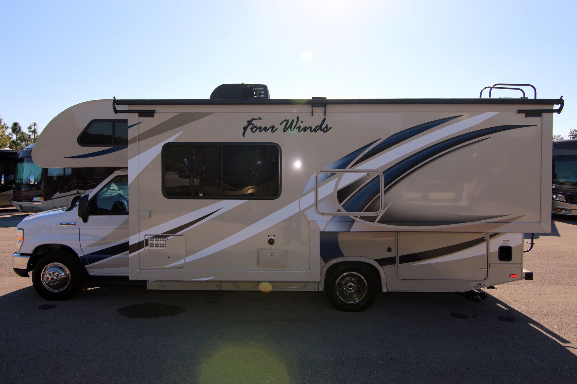 Used 2018 Thor Fourwinds 24F Class C  For Sale