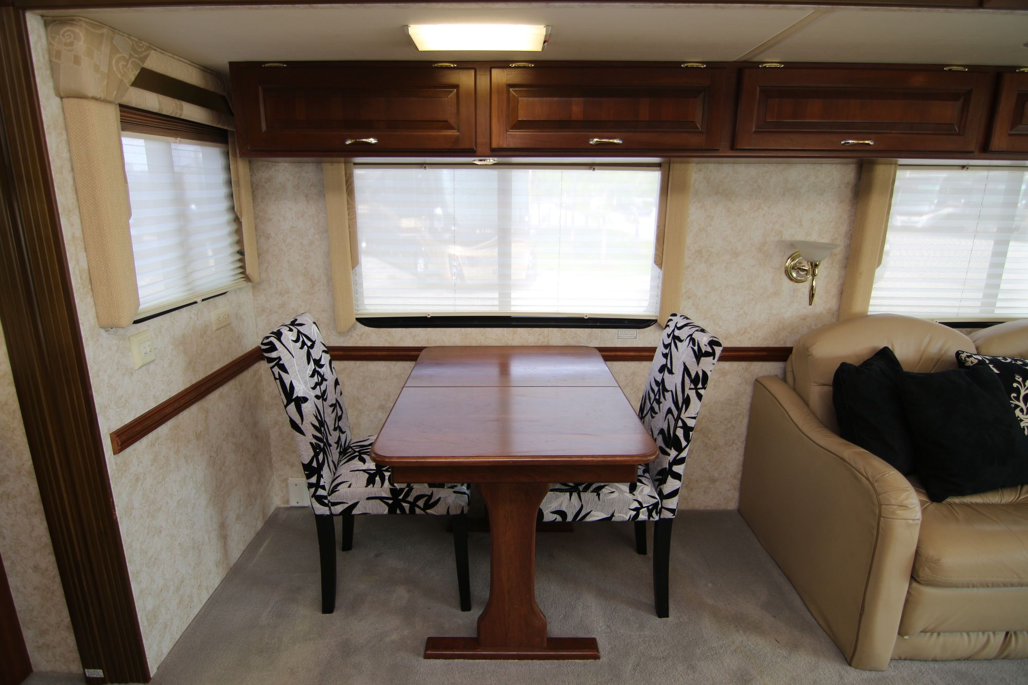 Used 2004 Newmar Dutch Star 4015 Class A  For Sale