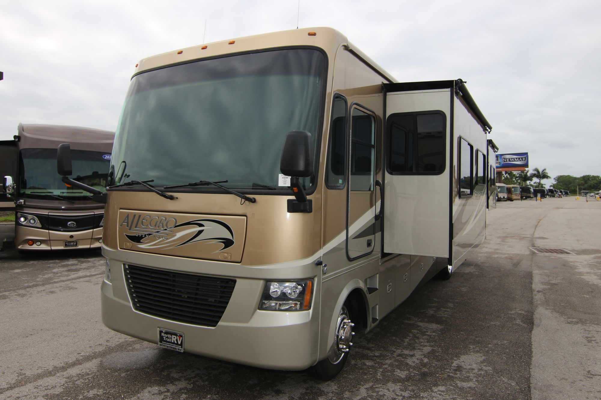 Used 2011 Allegro 35Qba 35QBH Class A  For Sale