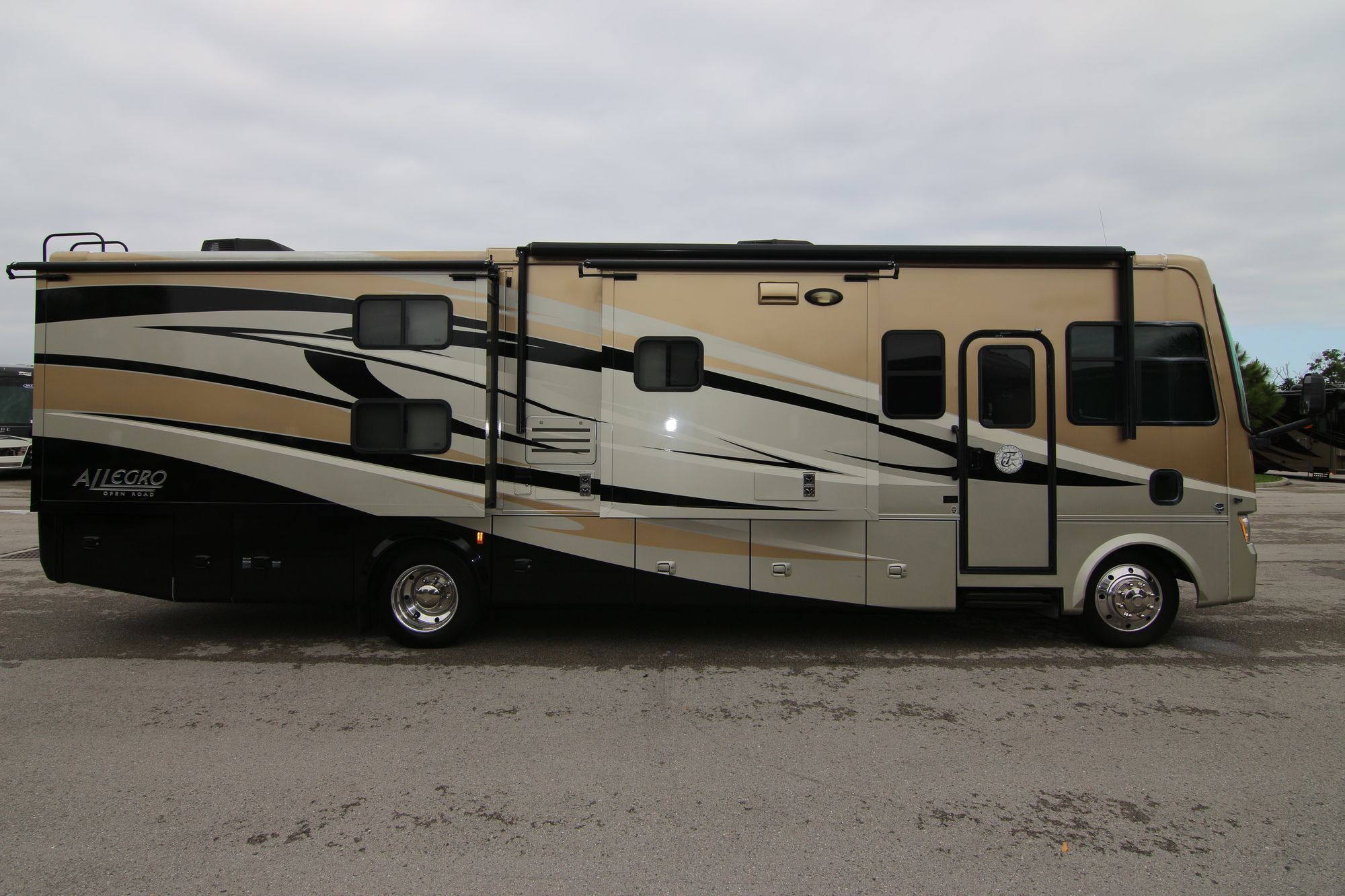 Used 2011 Allegro 35Qba 35QBH Class A  For Sale