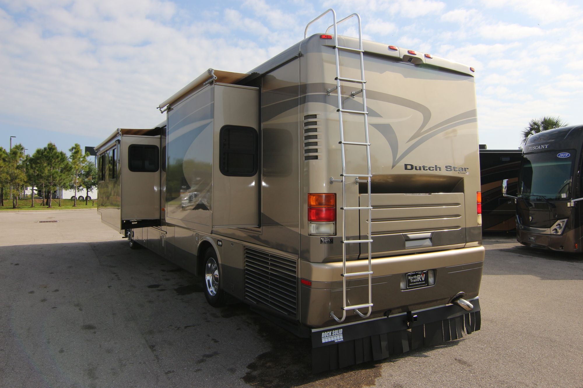 Used 2004 Newmar Dutch Star 4015 Class A  For Sale