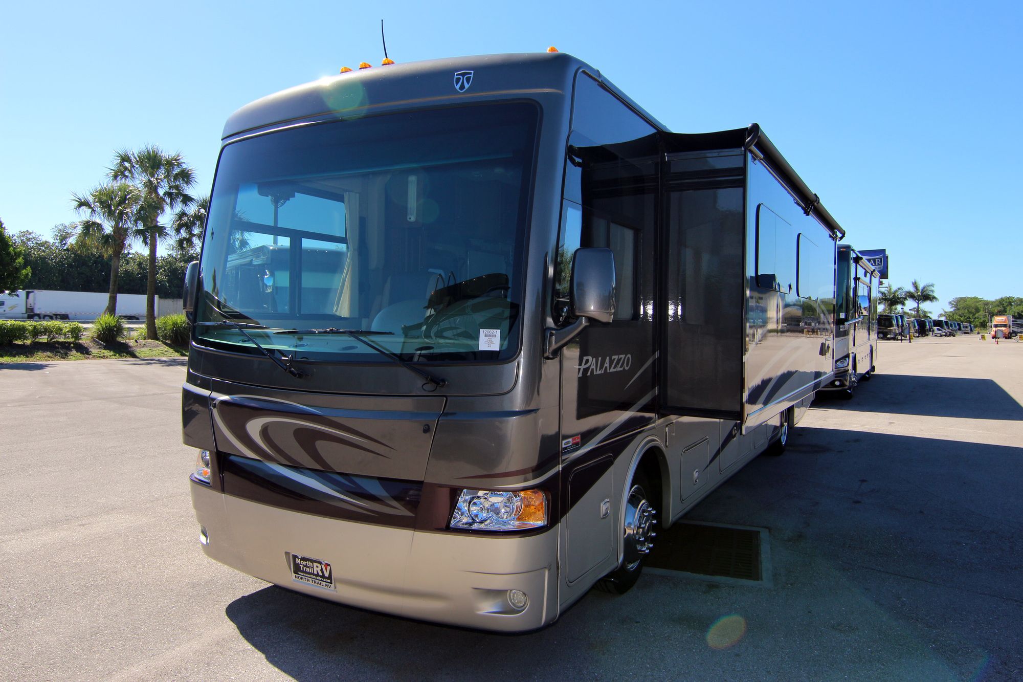 Used 2015 Thor Palazzo 36.2 Class A  For Sale