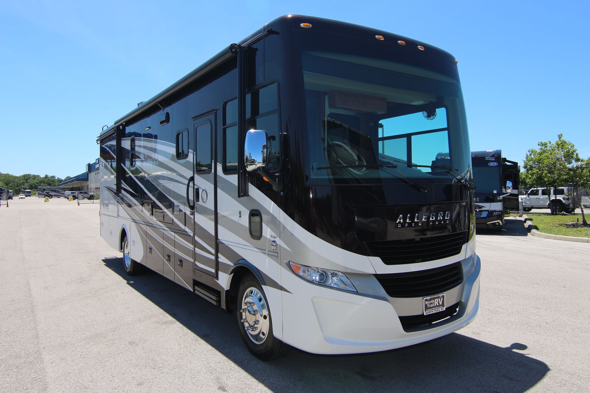 Used 2017 Tiffin Motor Homes Allegro 32SA Class A  For Sale