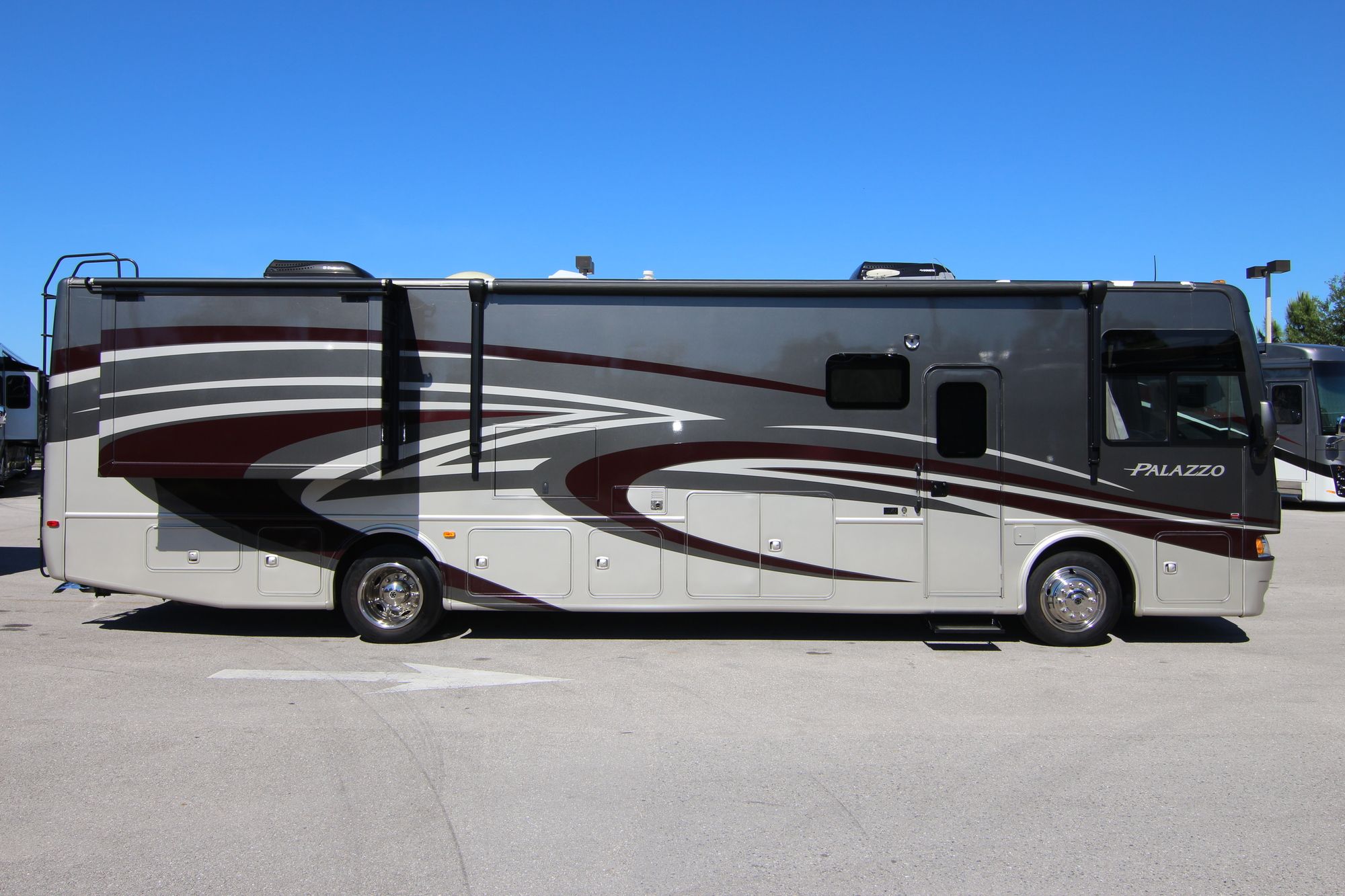 Used 2015 Thor Palazzo 36.2 Class A  For Sale