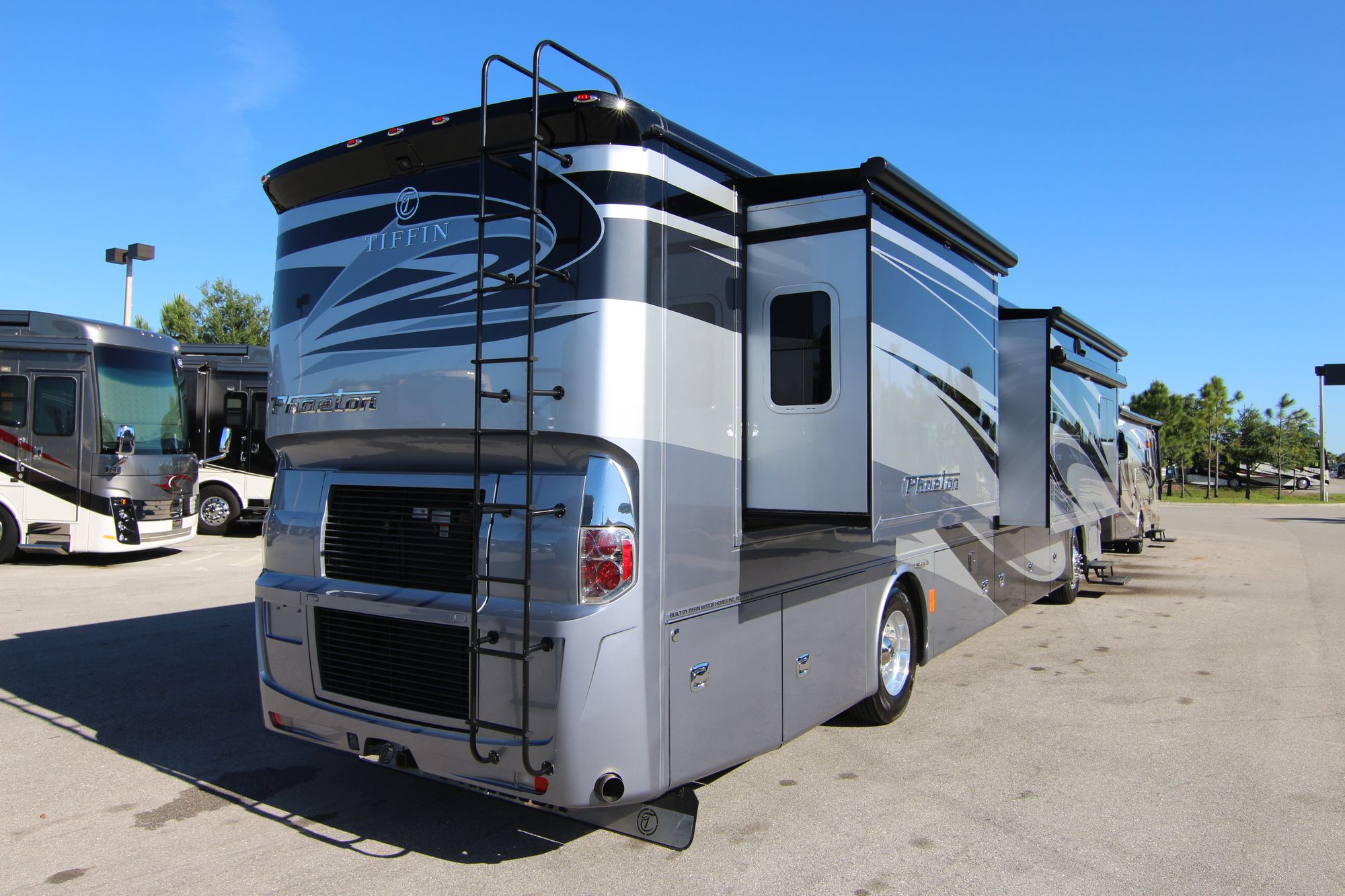 Used 2018 Tiffin Motor Homes Phaeton 40QKH Class A  For Sale