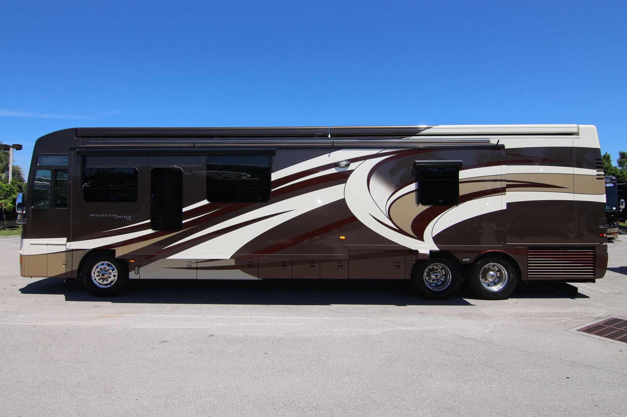 Used 2014 Newmar Mountain Aire 4361 Class A  For Sale