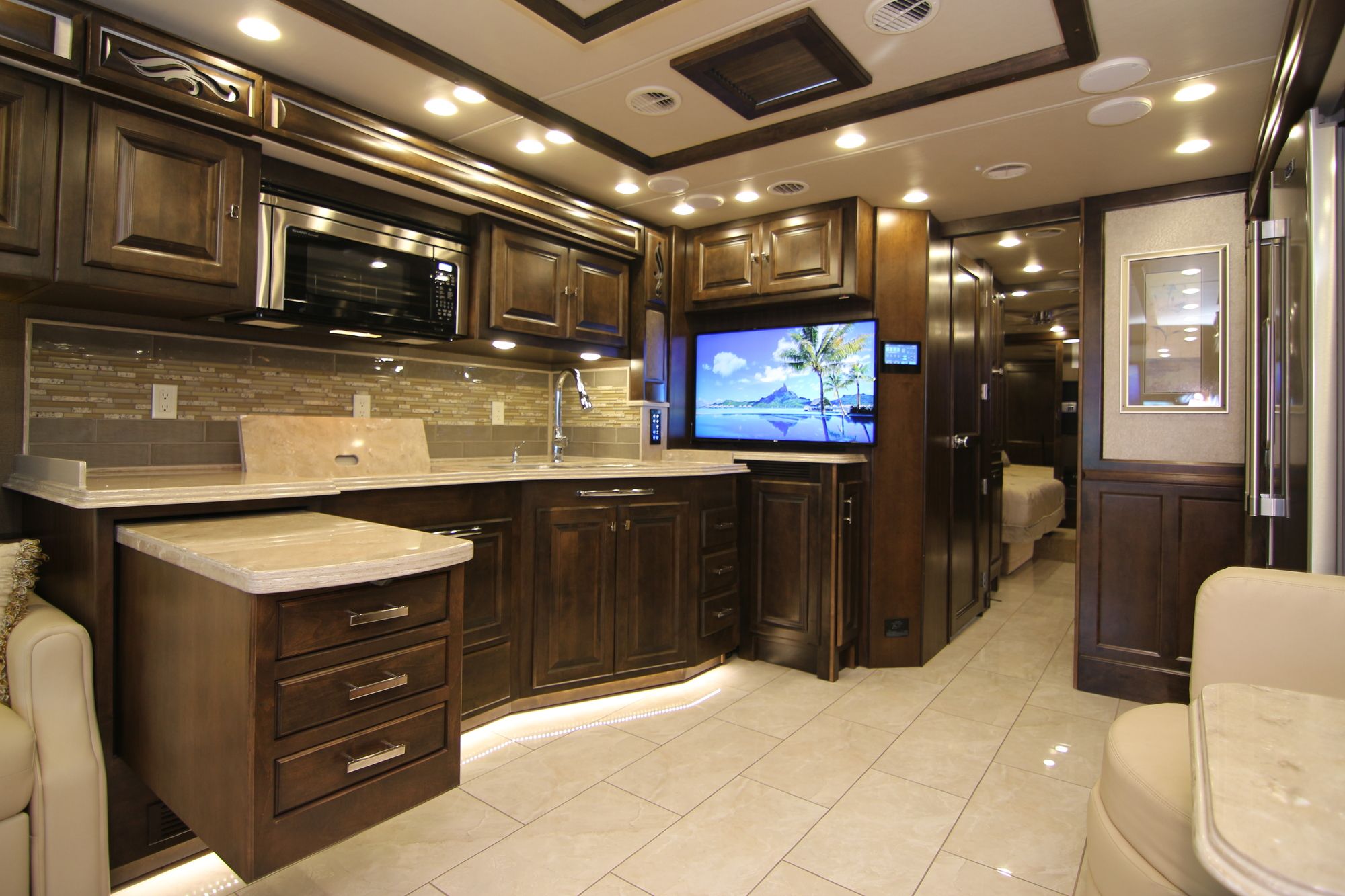 Used 2018 Tiffin Motor Homes Phaeton 40QKH Class A  For Sale