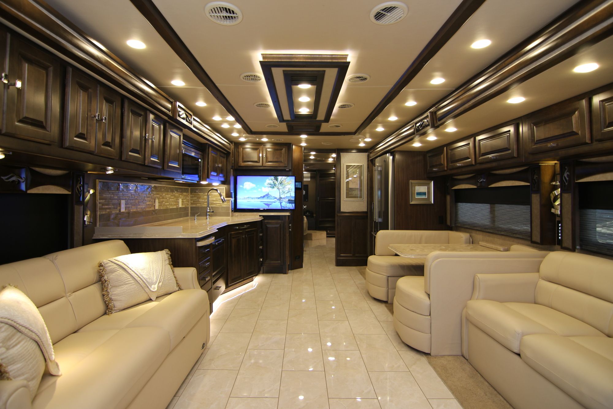 Used 2018 Tiffin Motor Homes Phaeton 40QKH Class A  For Sale