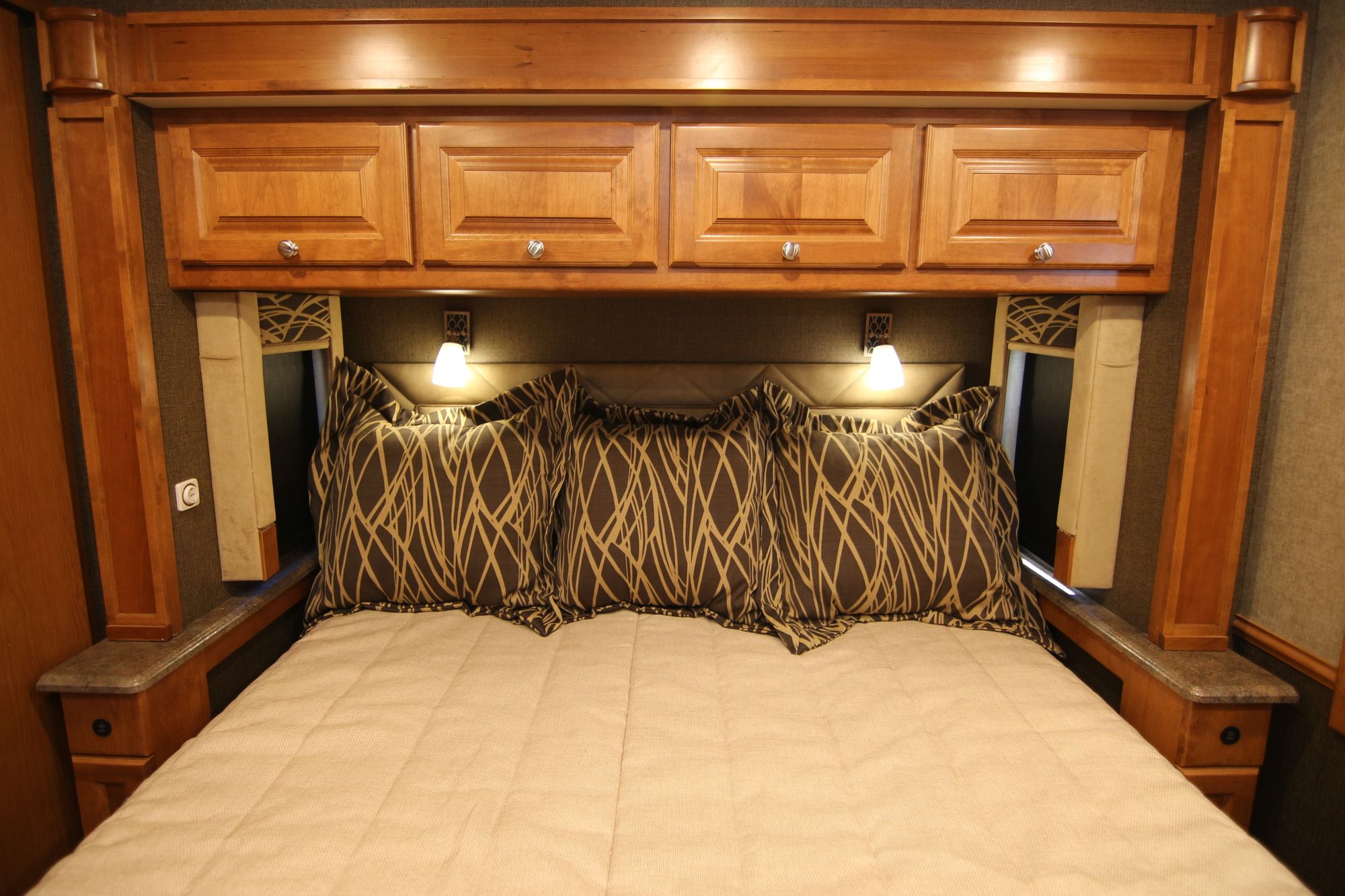 Used 2017 Tiffin Motor Homes Allegro 32SA Class A  For Sale