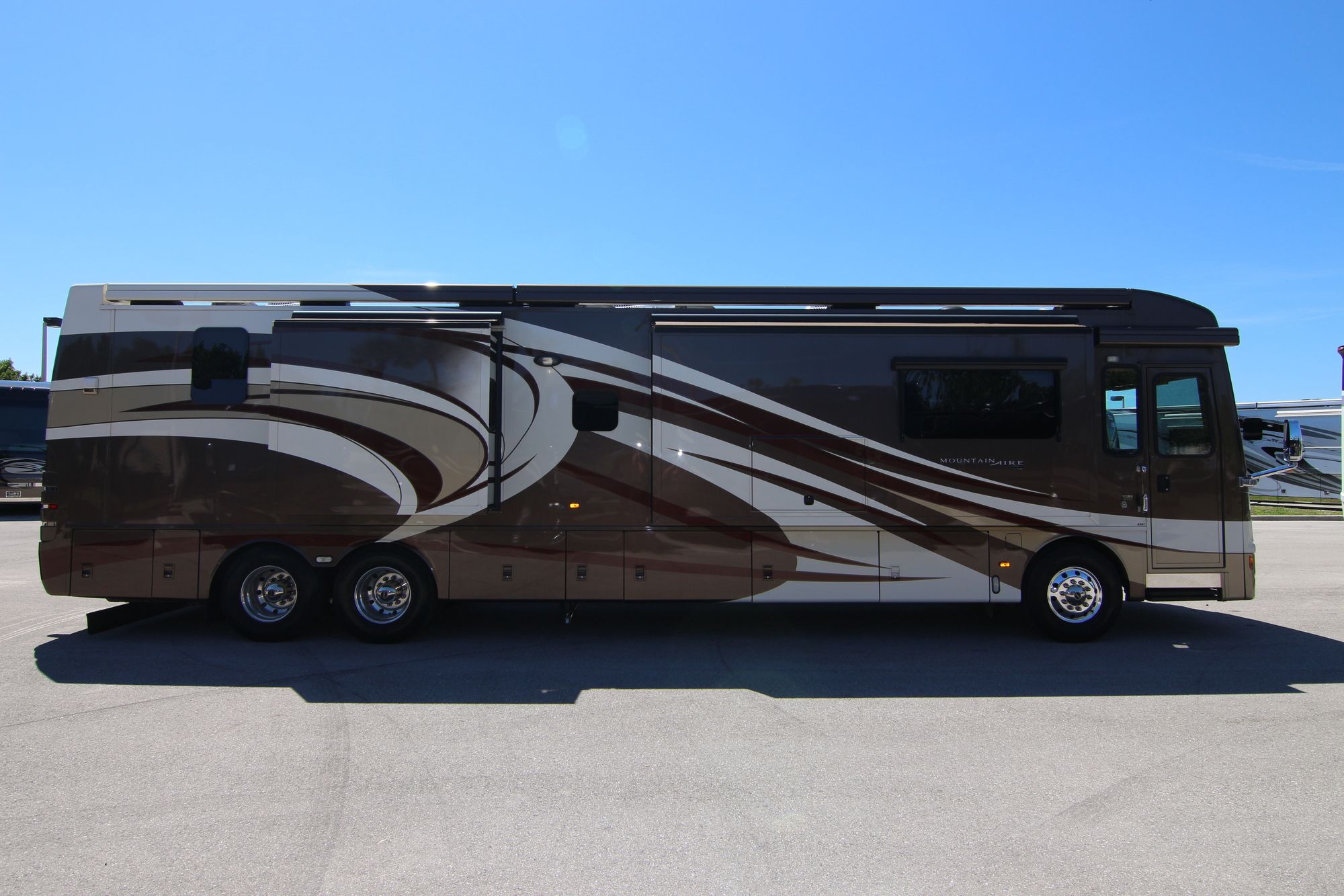 Used 2014 Newmar Mountain Aire 4361 Class A  For Sale